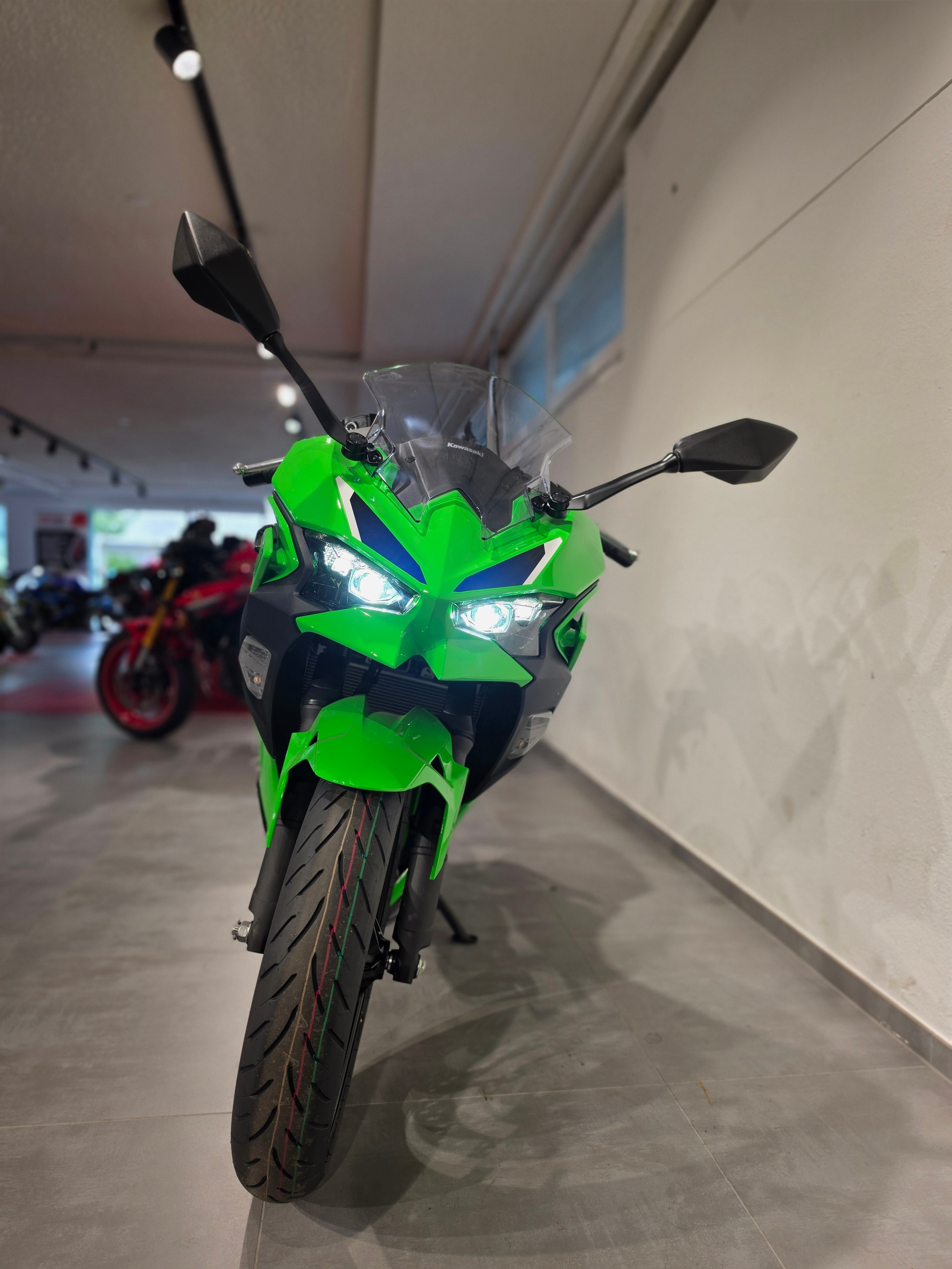 KAWASAKI Ninja 500-showroom-element-1