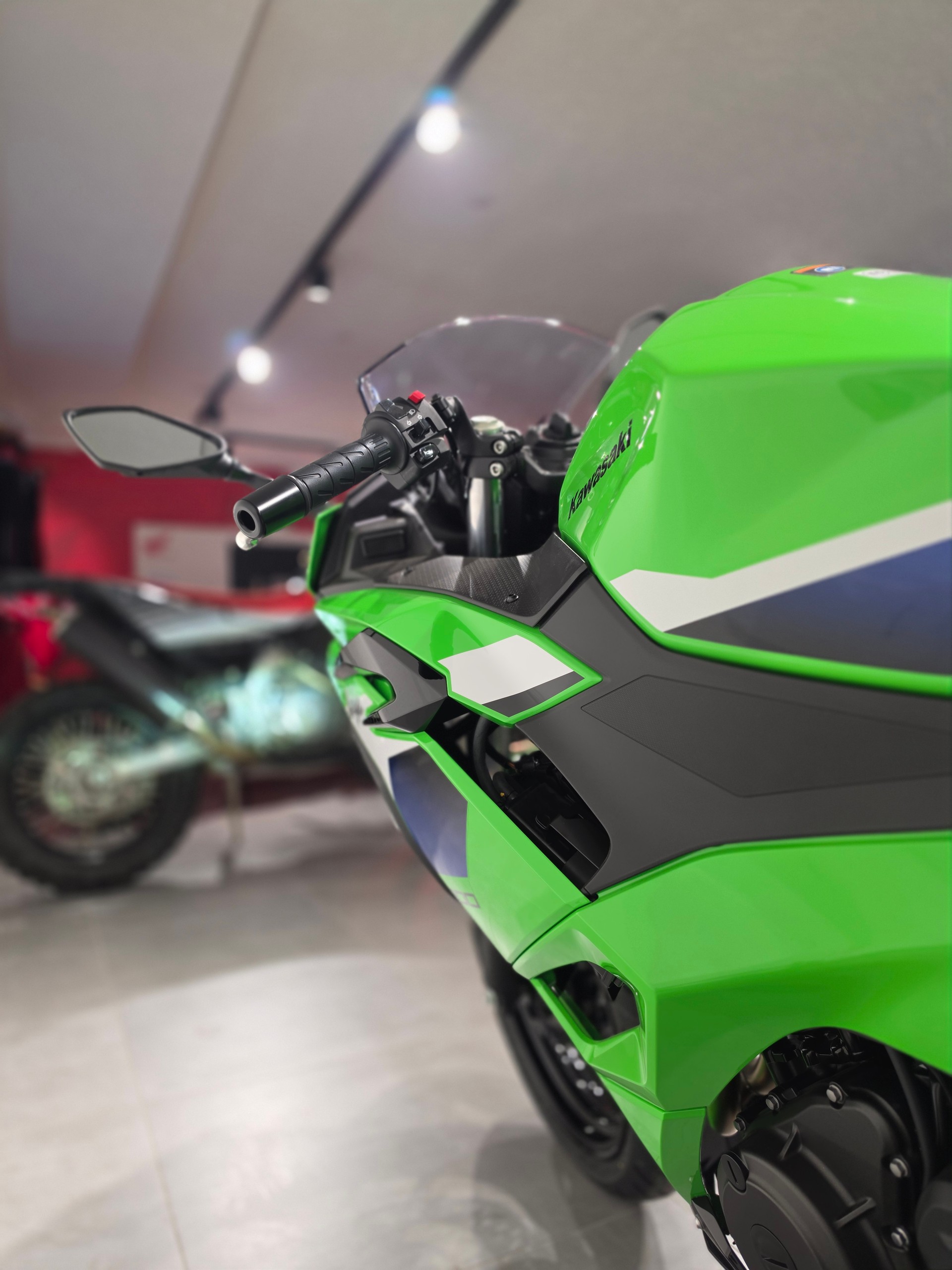 KAWASAKI Ninja 500-showroom-element-3