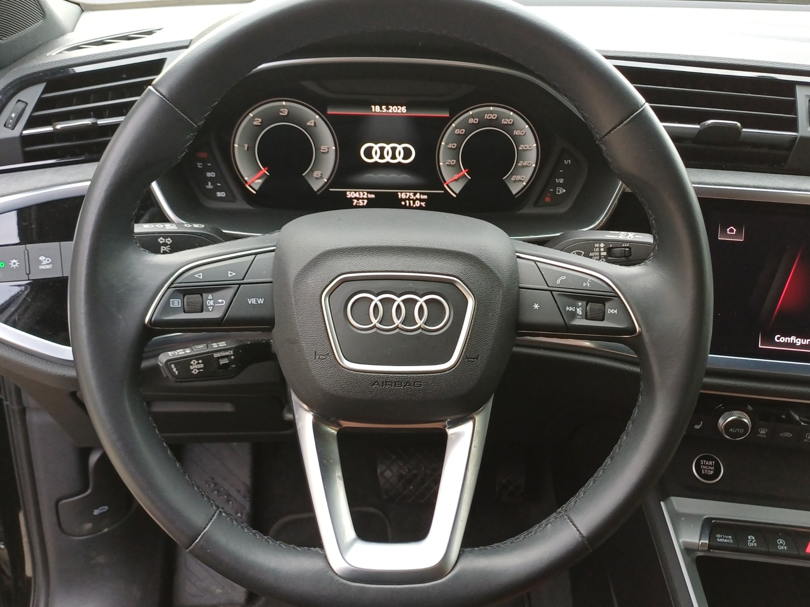AUDI Q3 Sportback 40 TDI S line quattro S-tronic-image-9