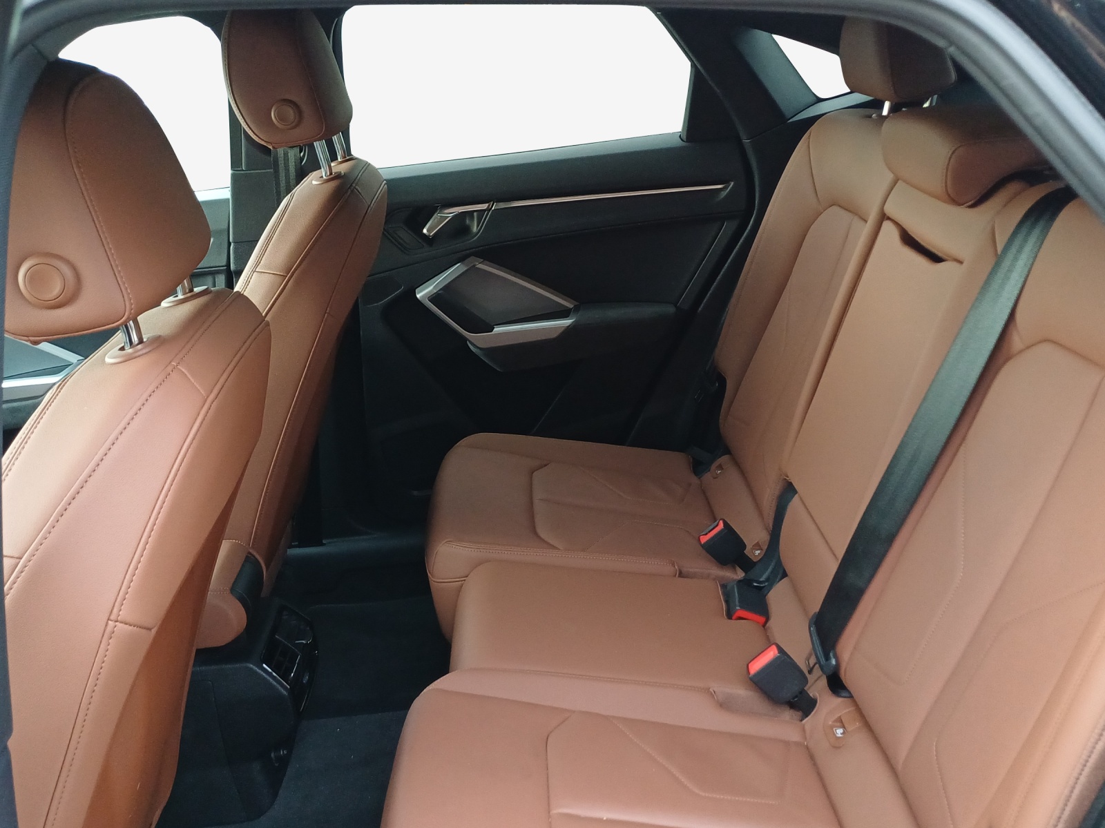 AUDI Q3 Sportback 40 TDI S line quattro S-tronic-image-11