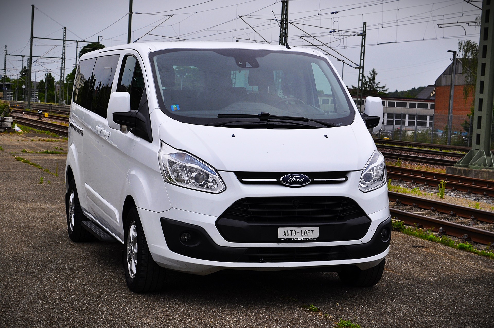 FORD Tourneo Custom 300 L2H1-image-2