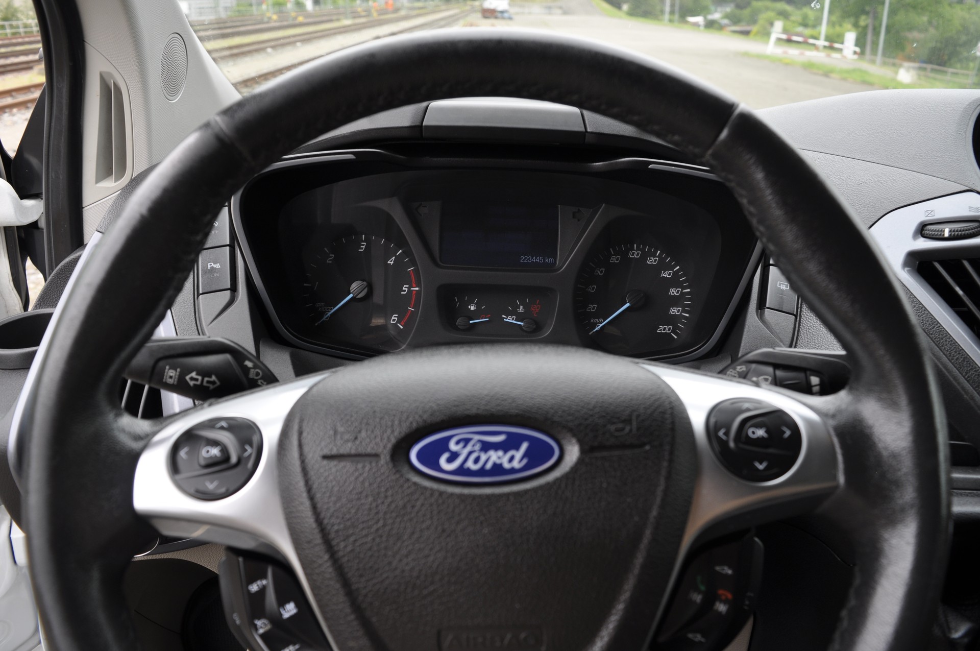 FORD Tourneo Custom 300 L2H1-image-13