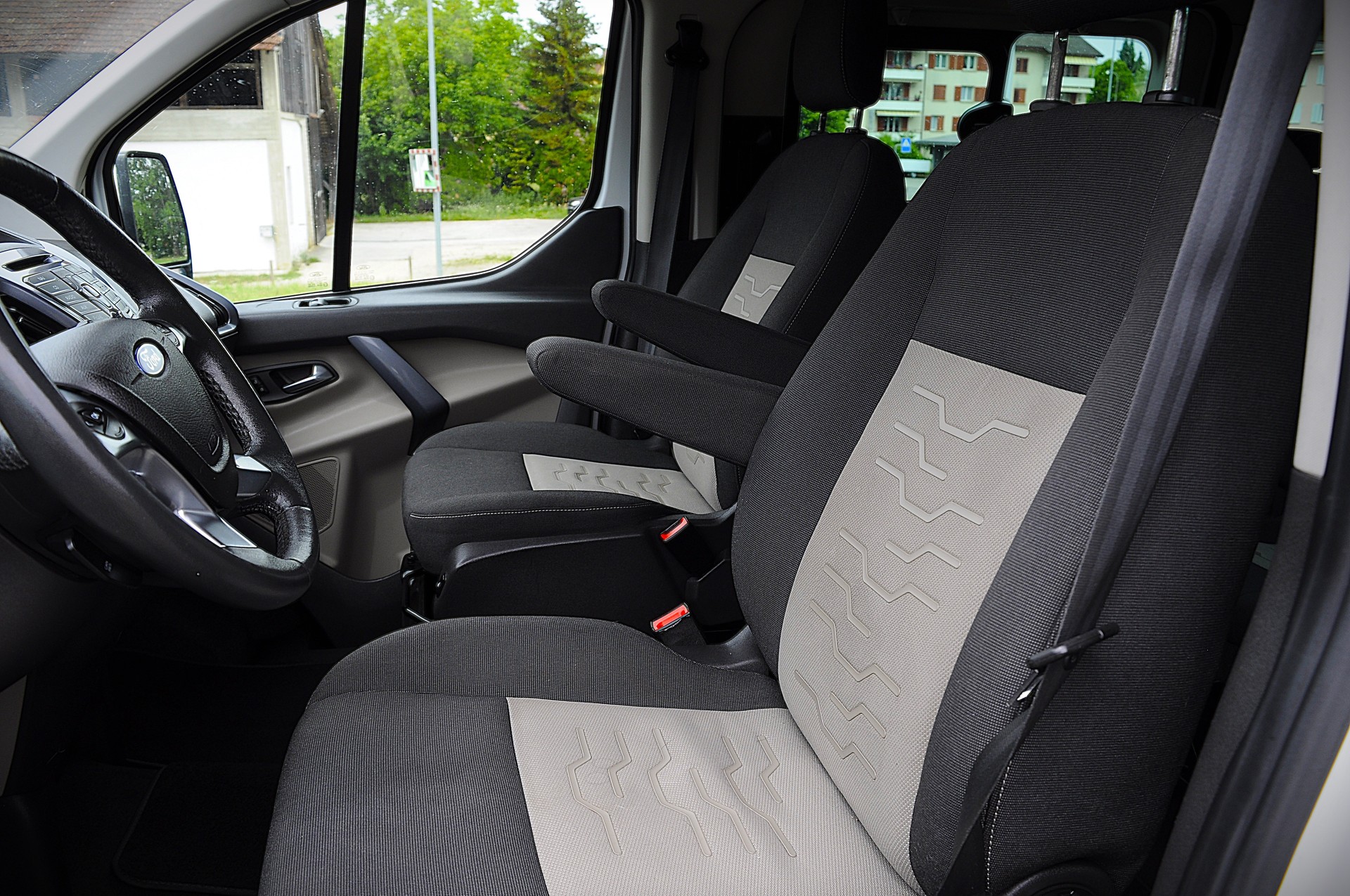 FORD Tourneo Custom 300 L2H1-image-6