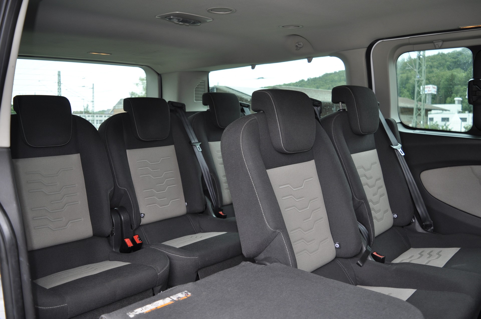FORD Tourneo Custom 300 L2H1-image-8