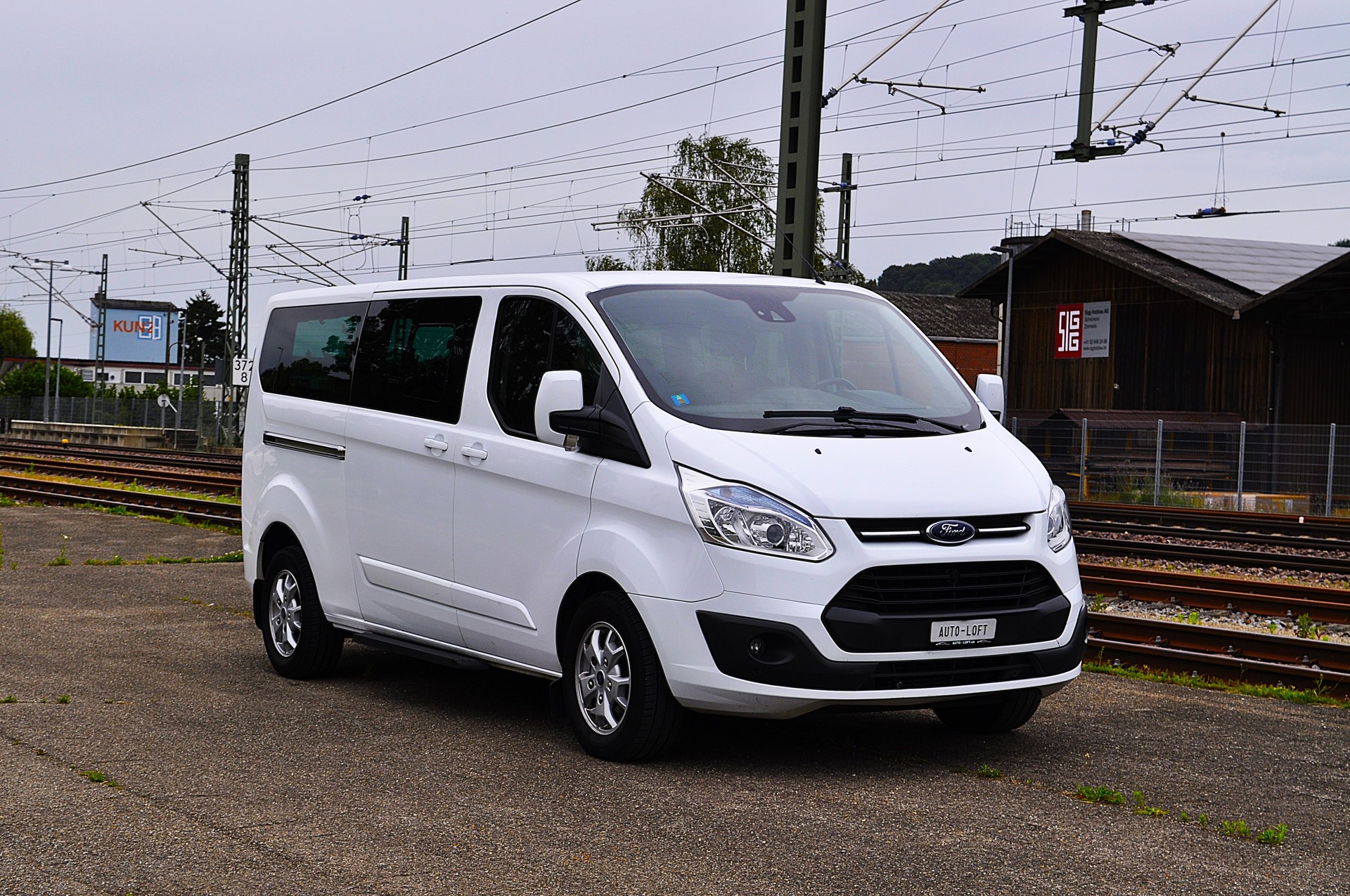 FORD Tourneo Custom 300 L2H1-image-0