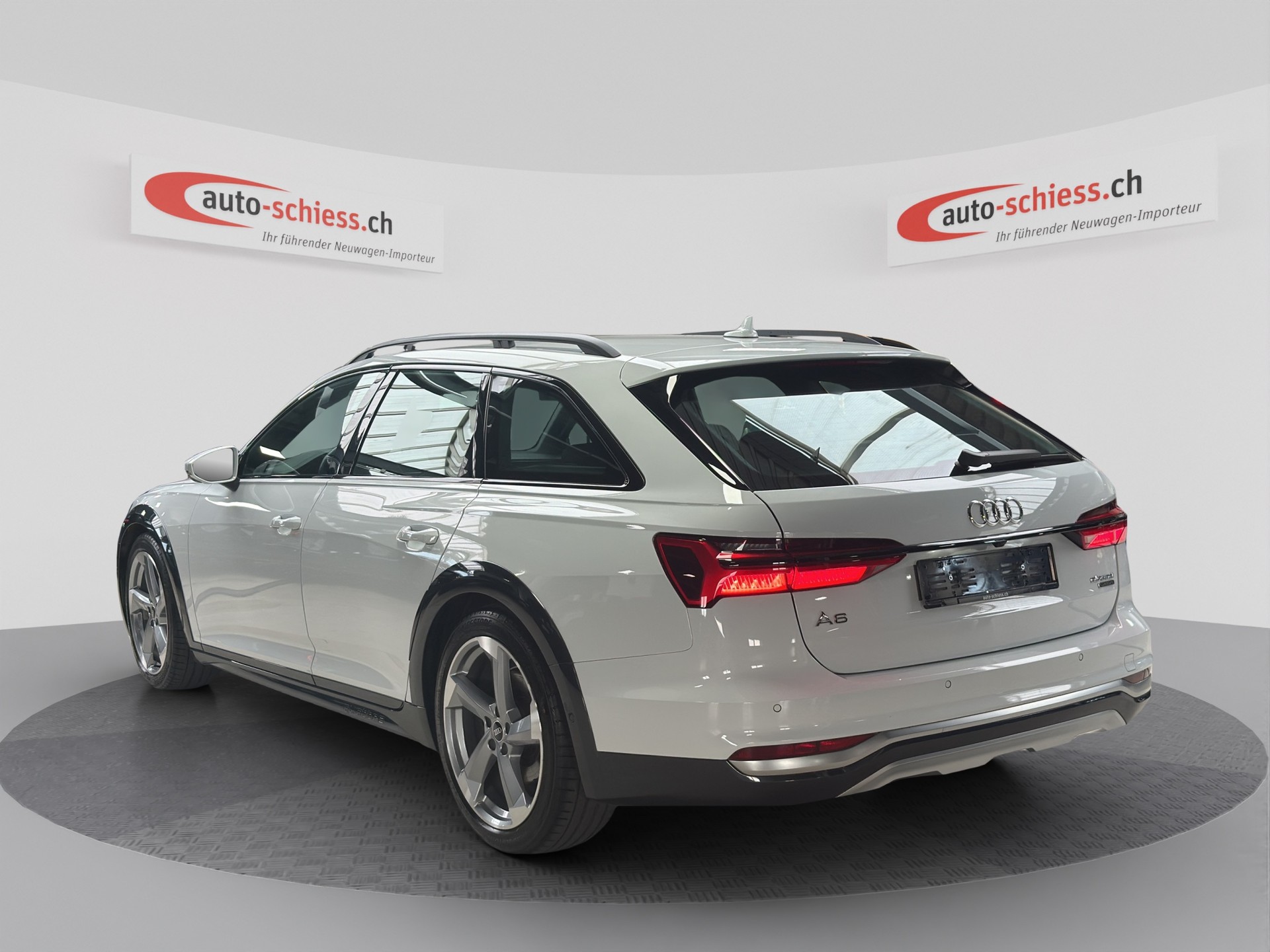 AUDI A6 Avant 40 TDI quattro S-tronic-image-2