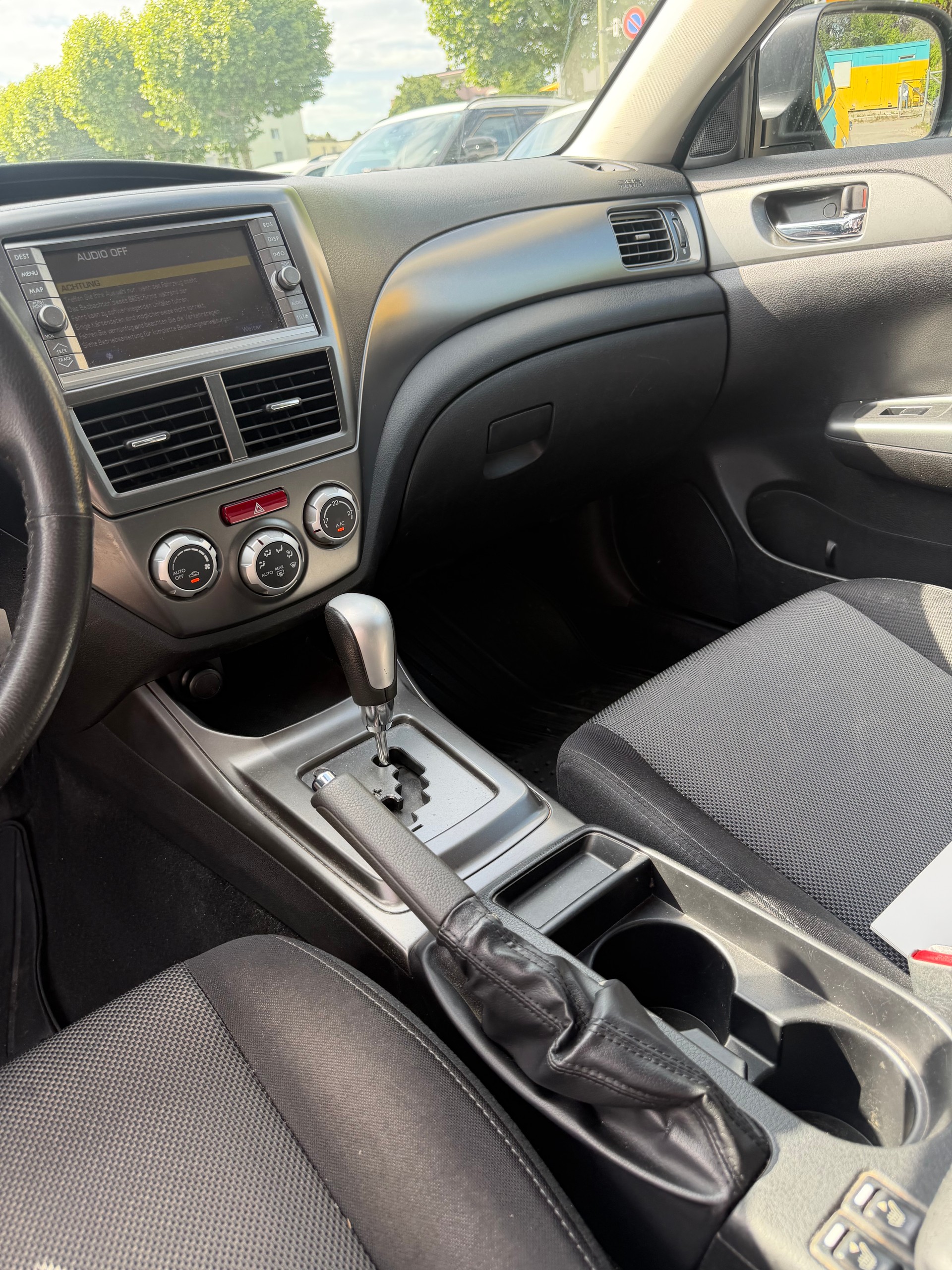SUBARU Impreza 2.0R Limited S Automatic-image-9