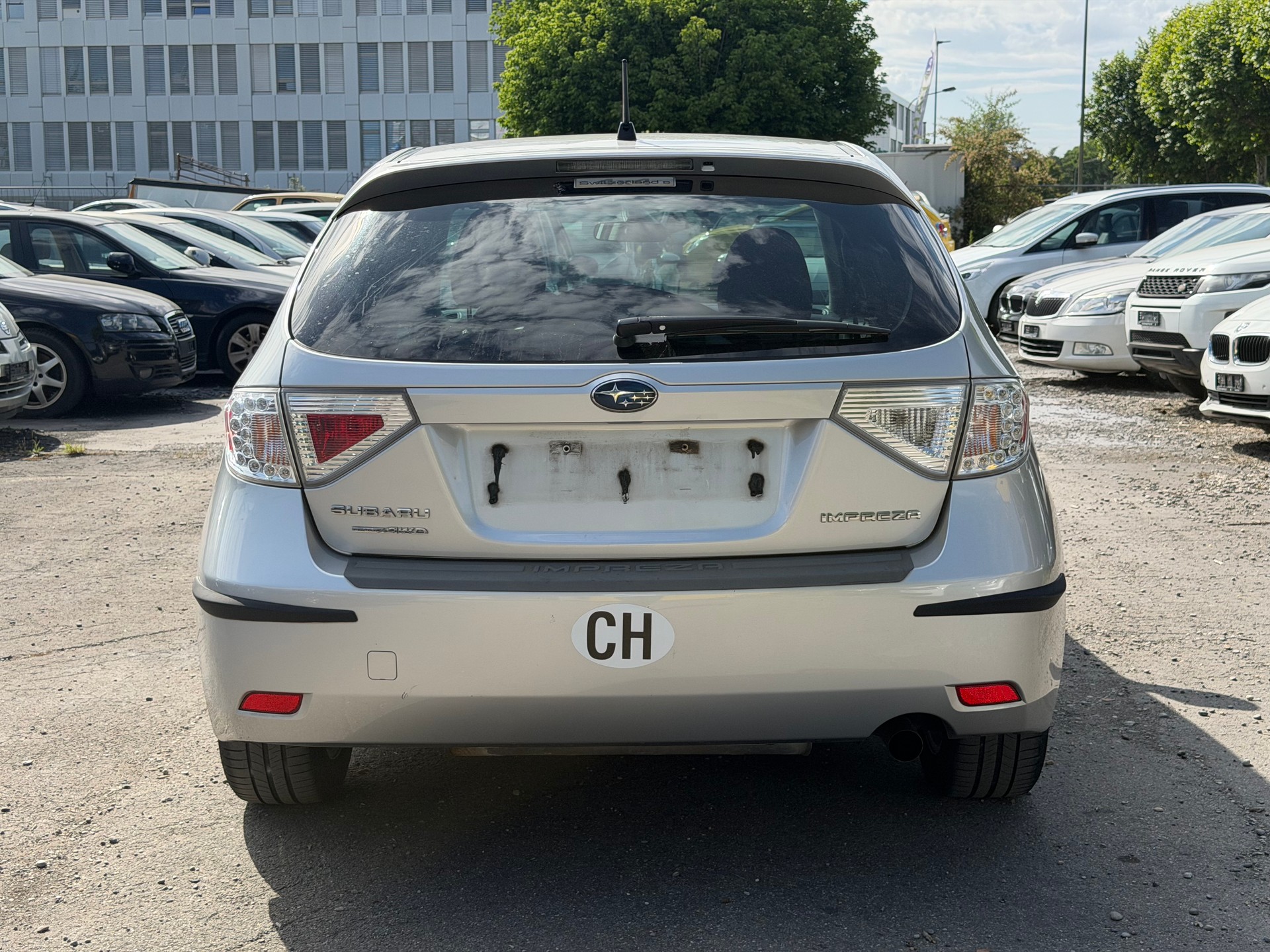 SUBARU Impreza 2.0R Limited S Automatic-image-4