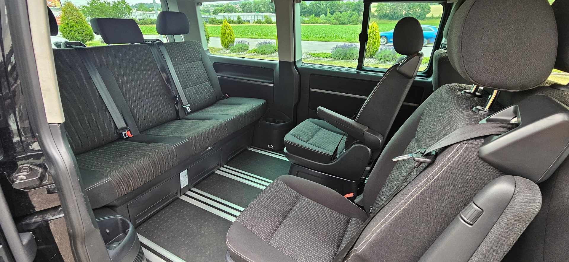 VW T6 Multivan 2.0 TDI Comfortline Generation Six DSG-image-11