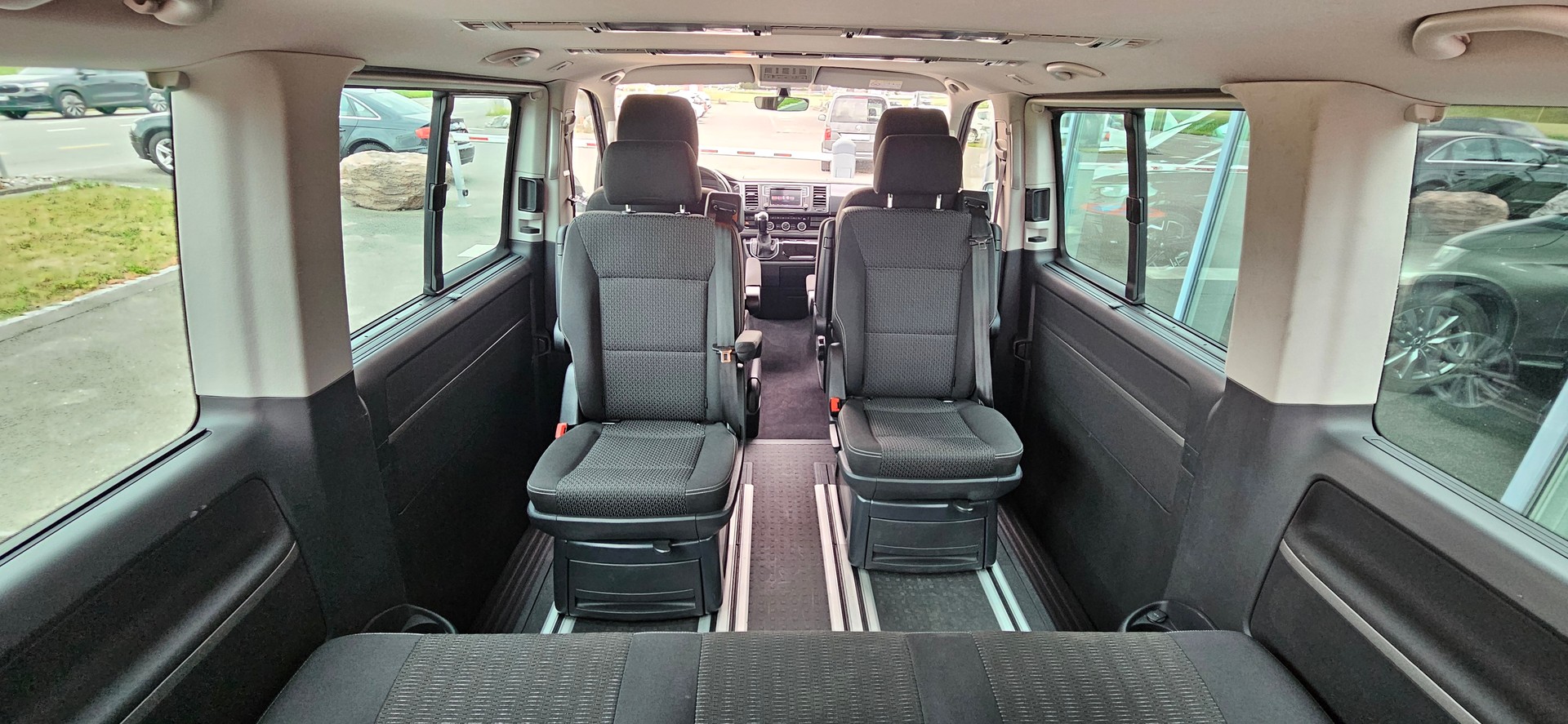 VW T6 Multivan 2.0 TDI Comfortline Generation Six DSG-image-12