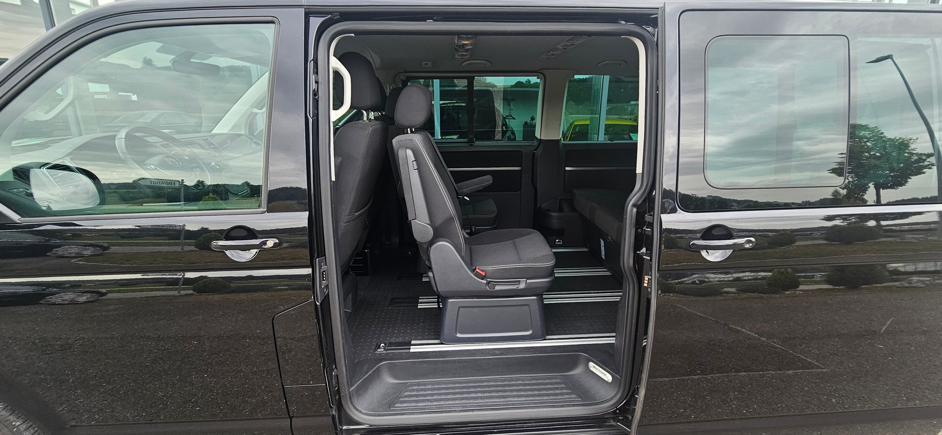 VW T6 Multivan 2.0 TDI Comfortline Generation Six DSG-image-14