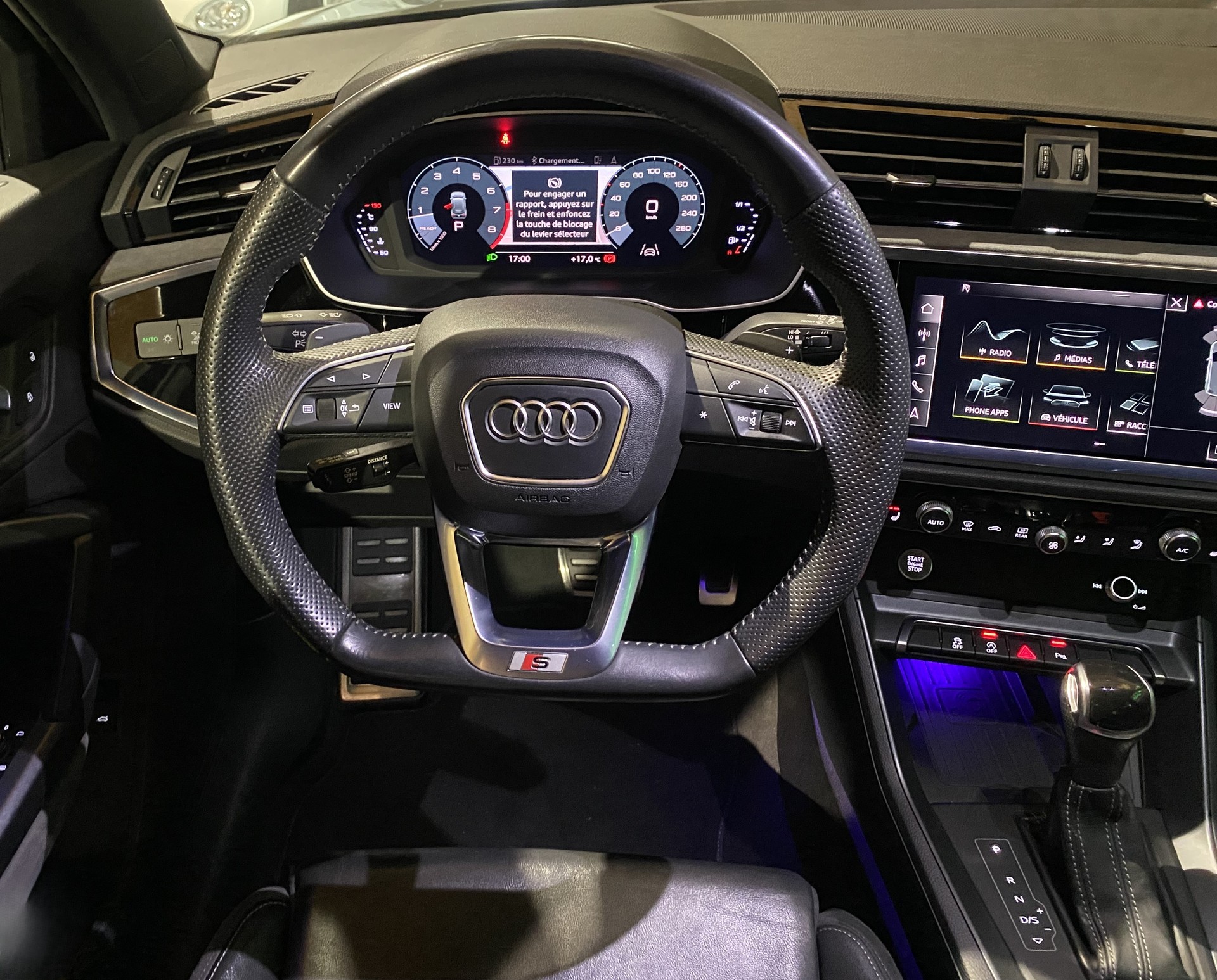 AUDI Q3 40 TFSI S line quattro S-tronic-image-19