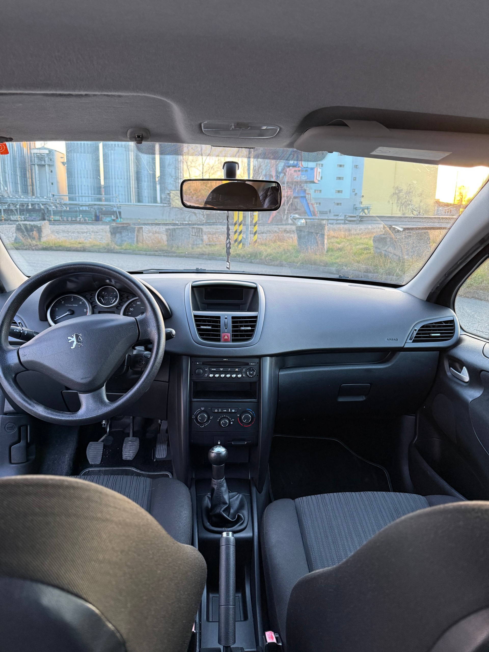 PEUGEOT 207 1.4 Diesel-image-5