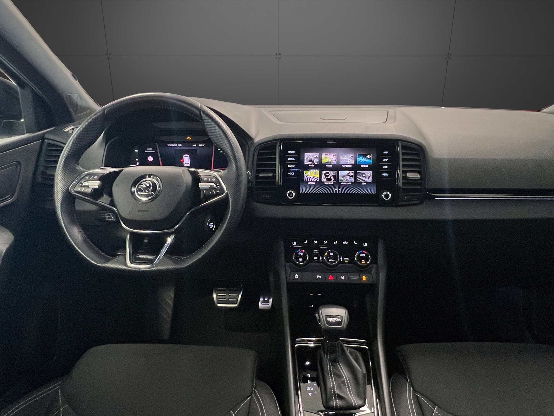 SKODA Karoq 1.5 TSI SportLine DSG-image-9
