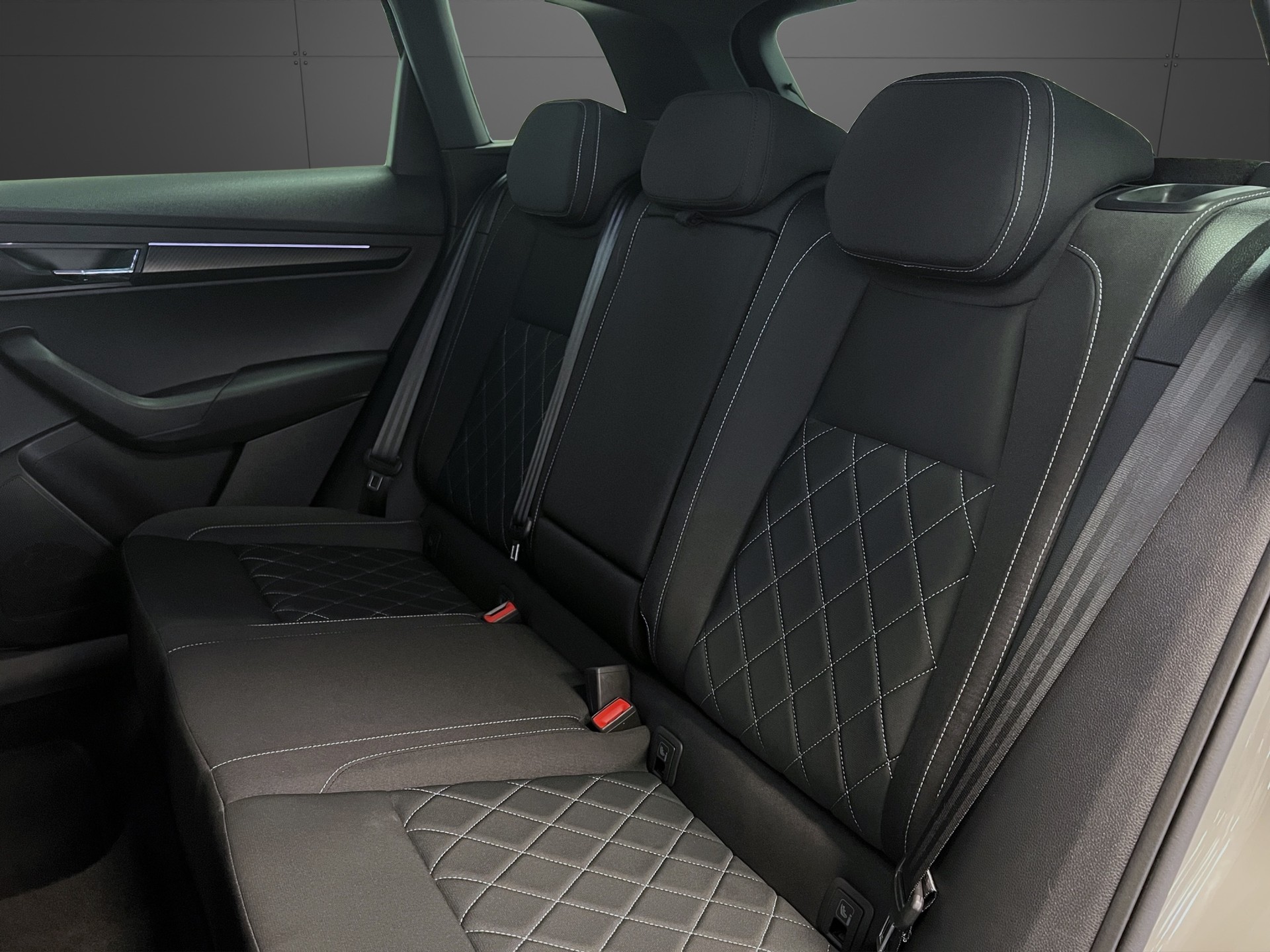 SKODA Karoq 1.5 TSI SportLine DSG-image-8