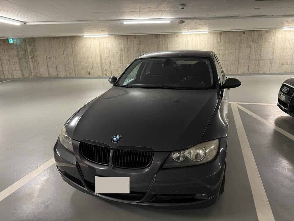 BMW 318i-image-0