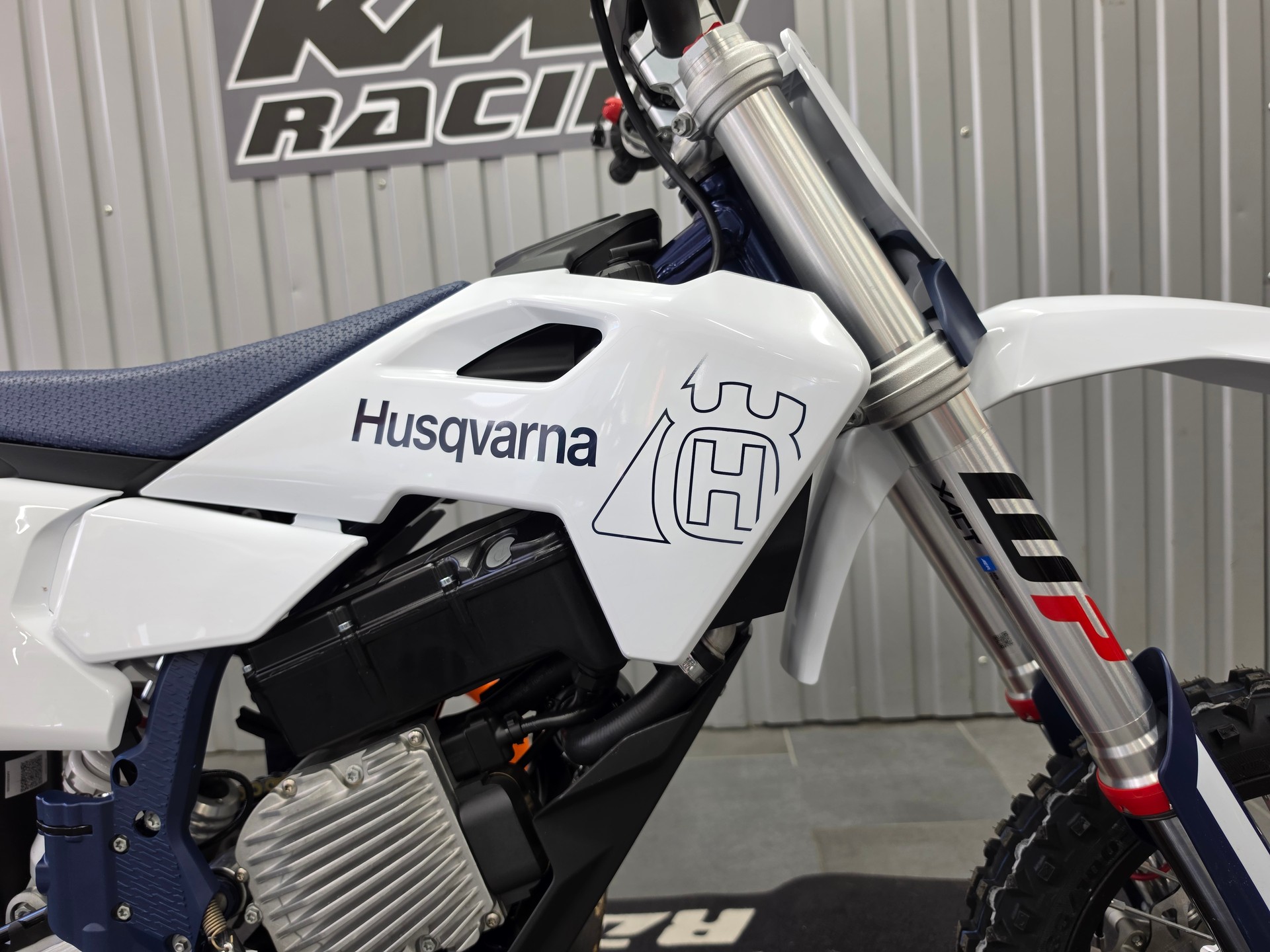 HUSQVARNA EE 5-showroom-element-2