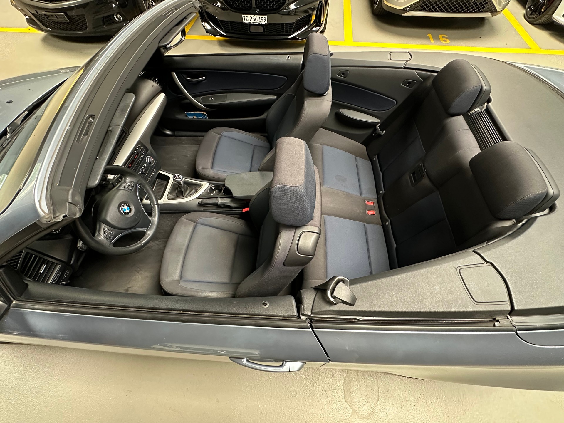 BMW 118i Cabrio-image-8