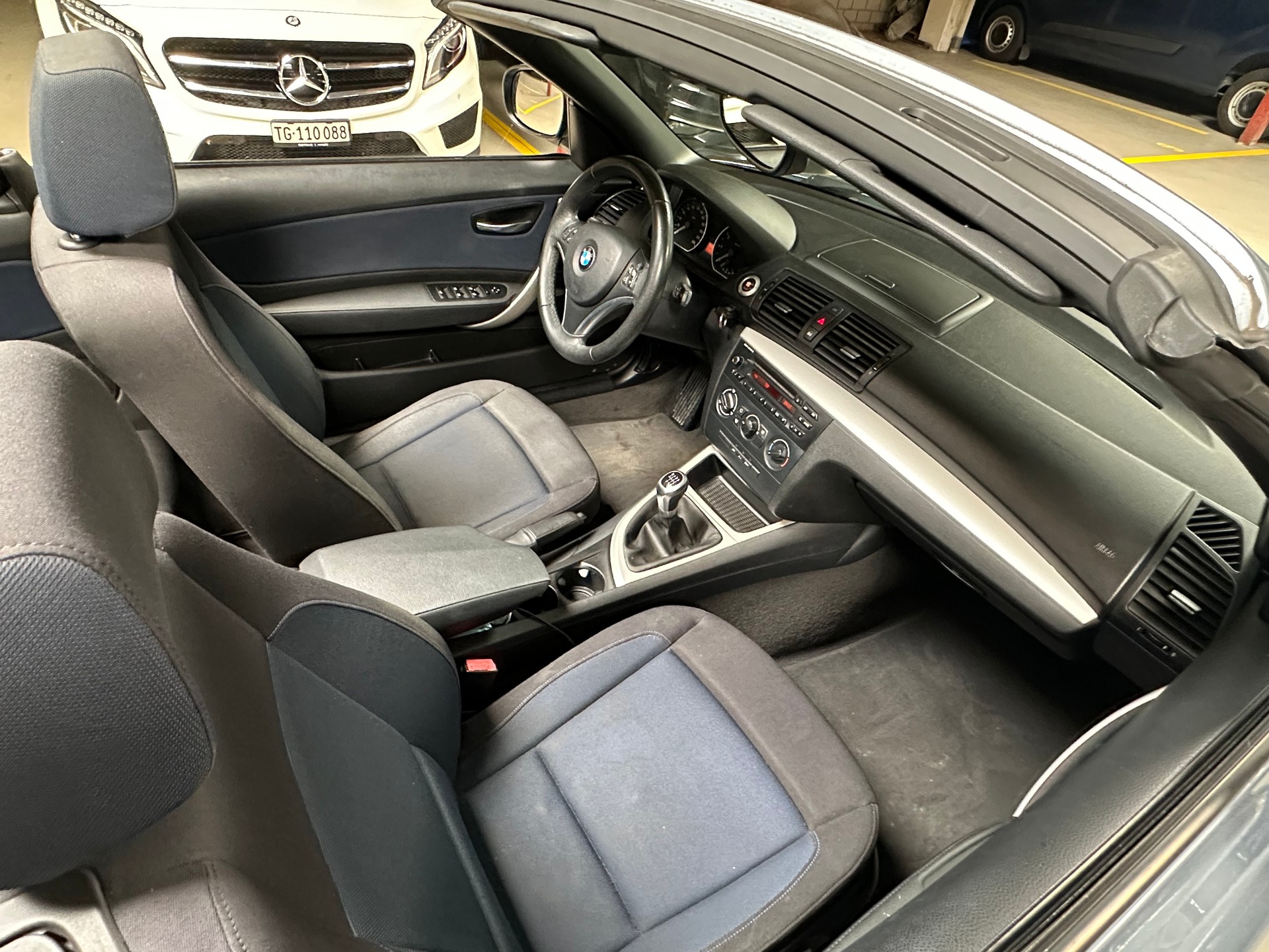 BMW 118i Cabrio-image-10