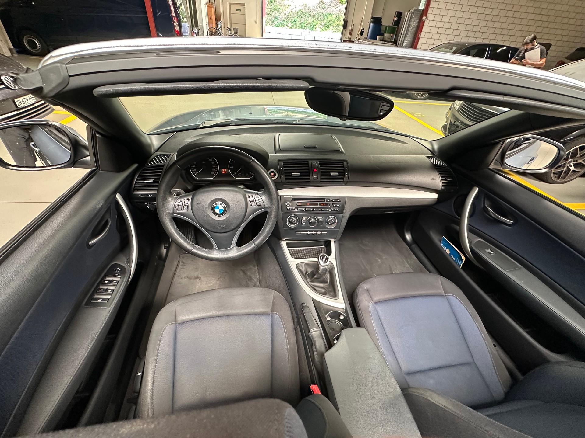 BMW 118i Cabrio-image-9