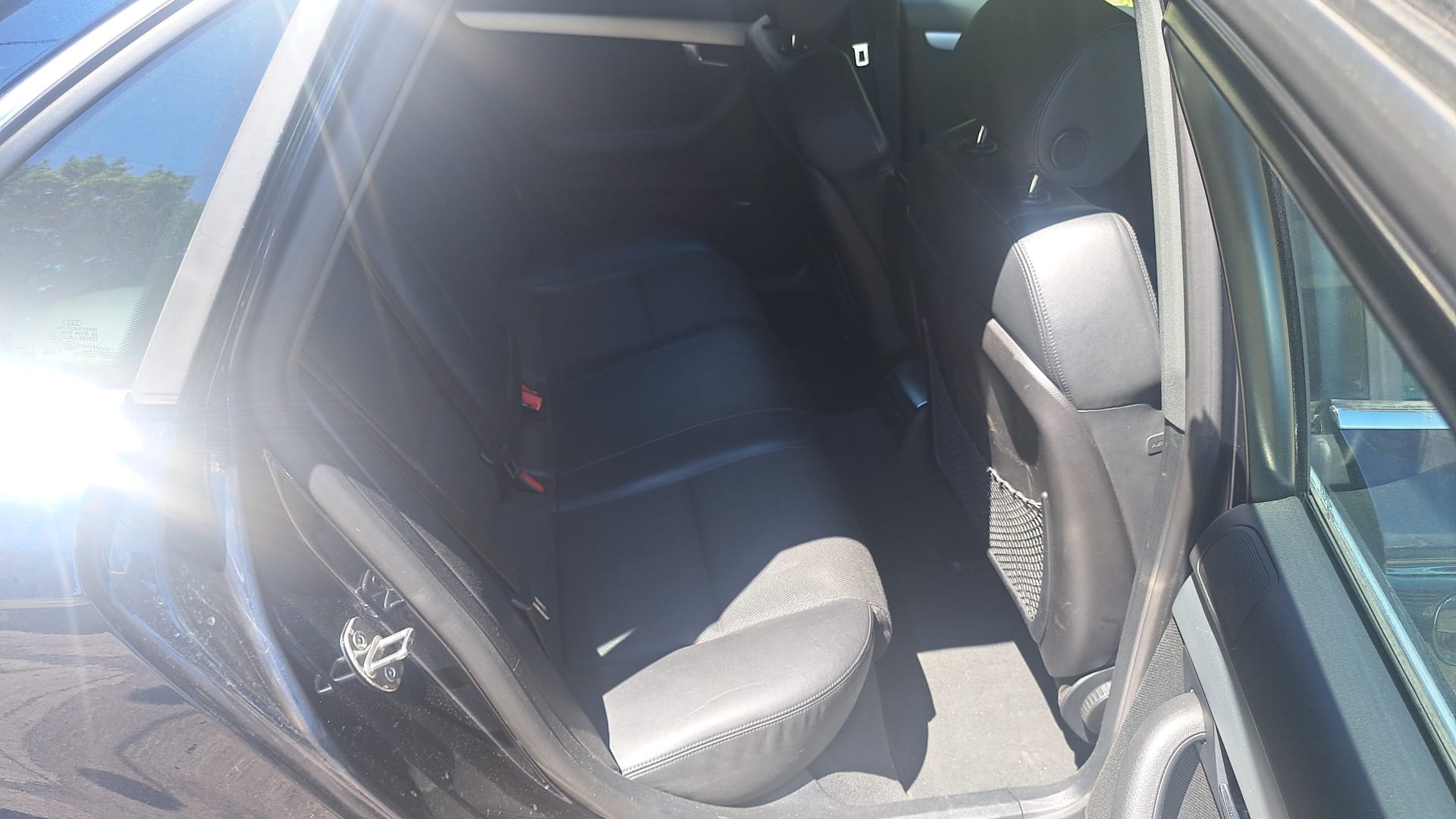 AUDI A4 Limousine 2.0 Turbo FSI quattro-image-9