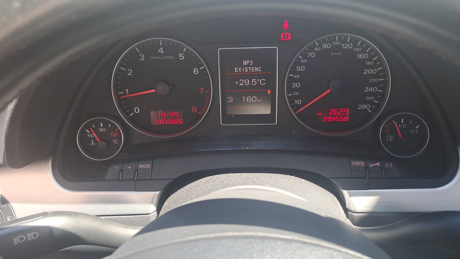 AUDI A4 Limousine 2.0 Turbo FSI quattro-image-2