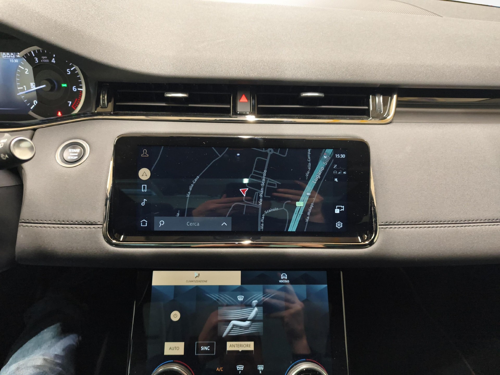 LAND ROVER Range Rover Evoque 2.0 T 250 R-Dynamic SE - Gancio traino elettrico & Ruote invernali inclusi-image-13