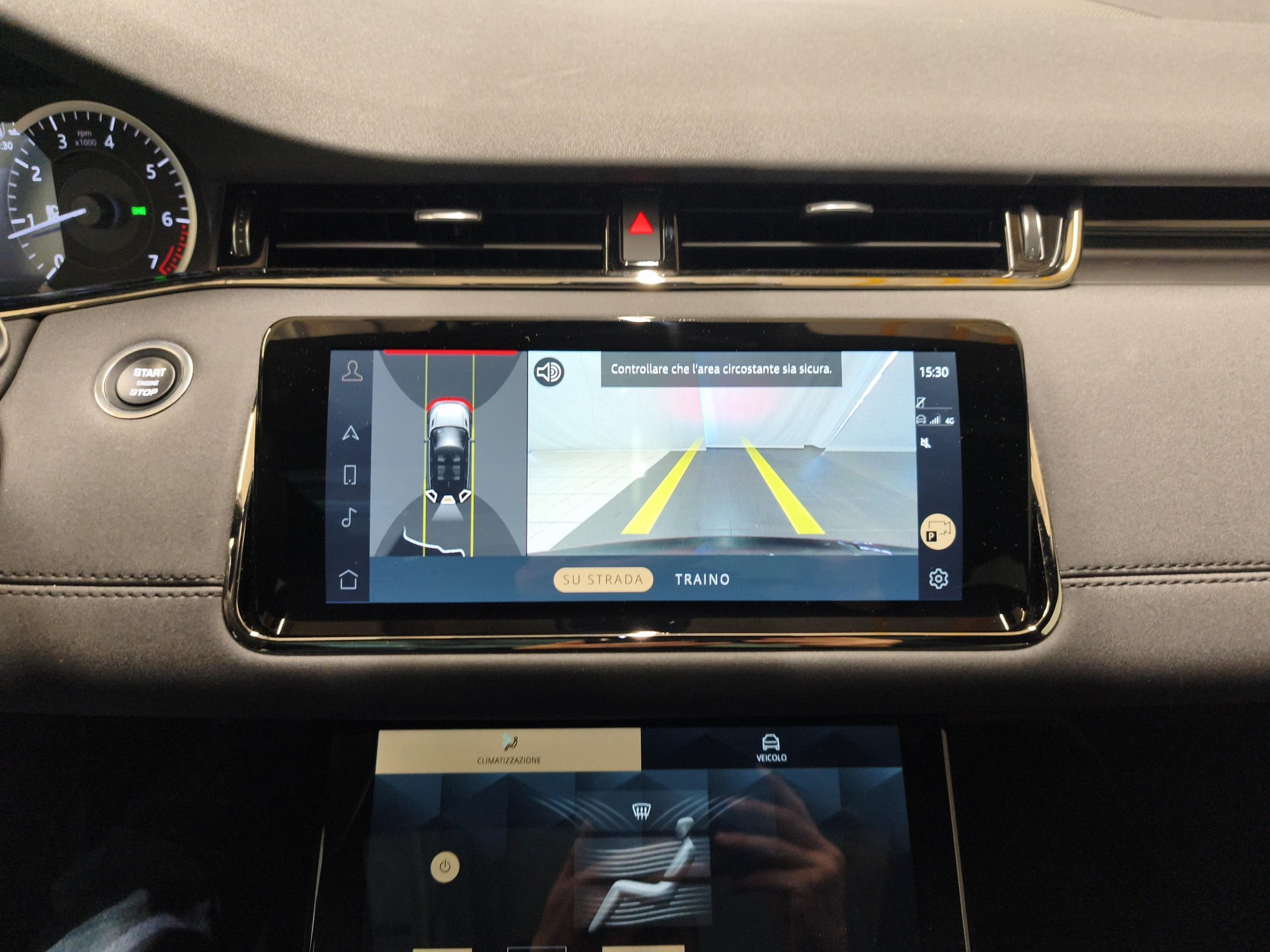 LAND ROVER Range Rover Evoque 2.0 T 250 R-Dynamic SE - Gancio traino elettrico & Ruote invernali inclusi-image-14