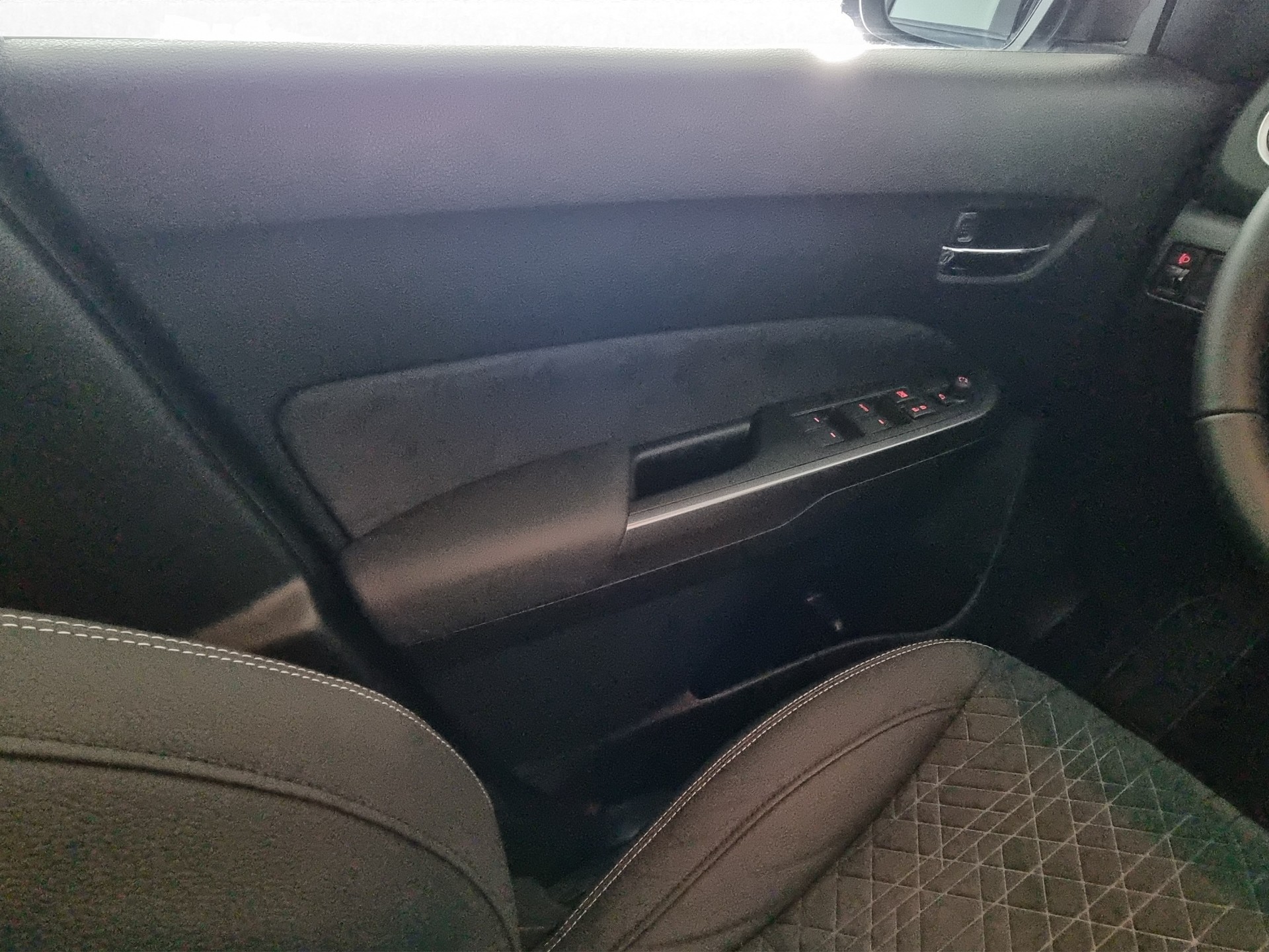 SUZUKI Vitara 1.4 Compact Top Hyb. 4x4 AT-image-11