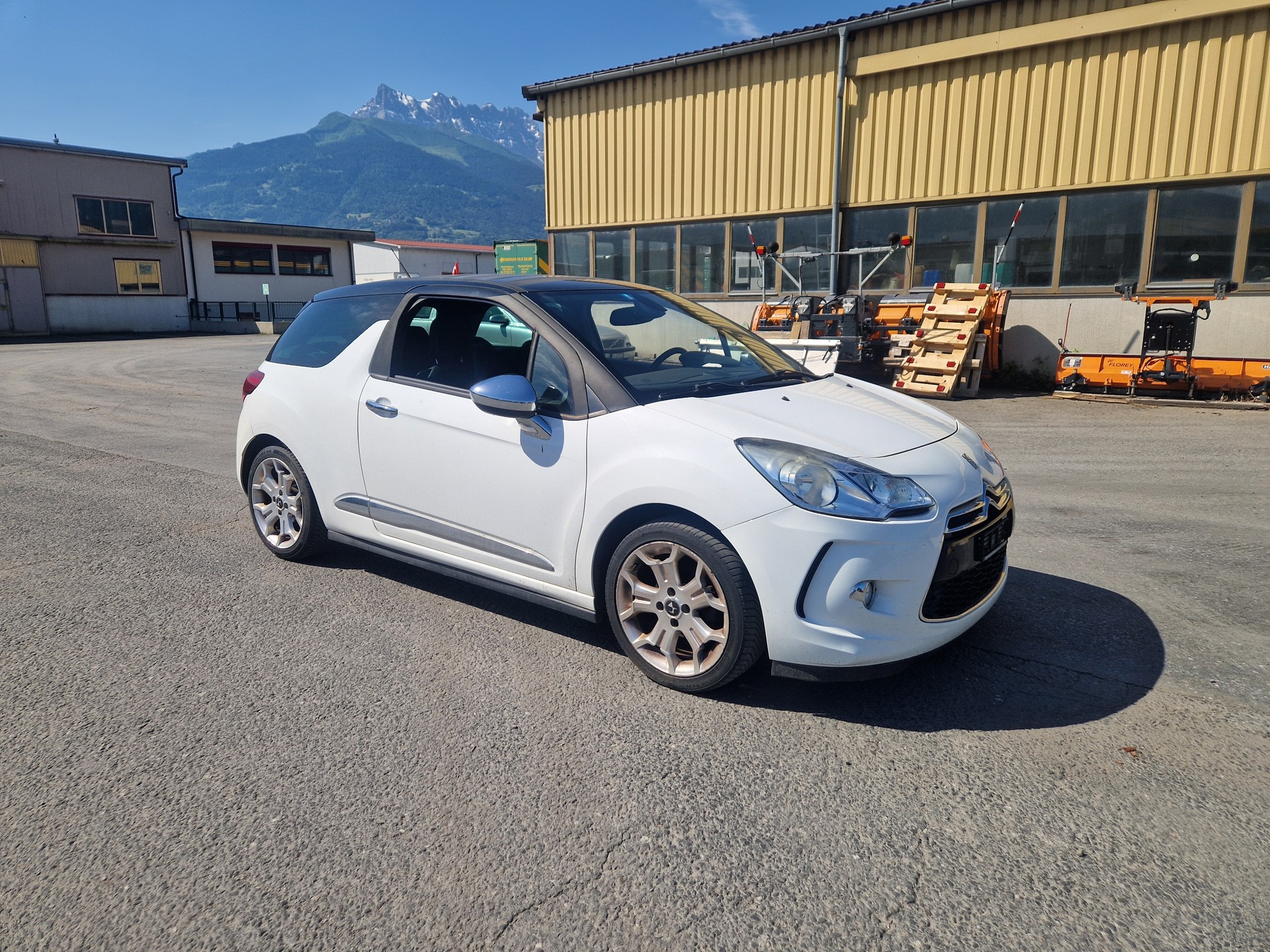 DS AUTOMOBILES DS3 1.6 VTi Ultra Prestige-image-2