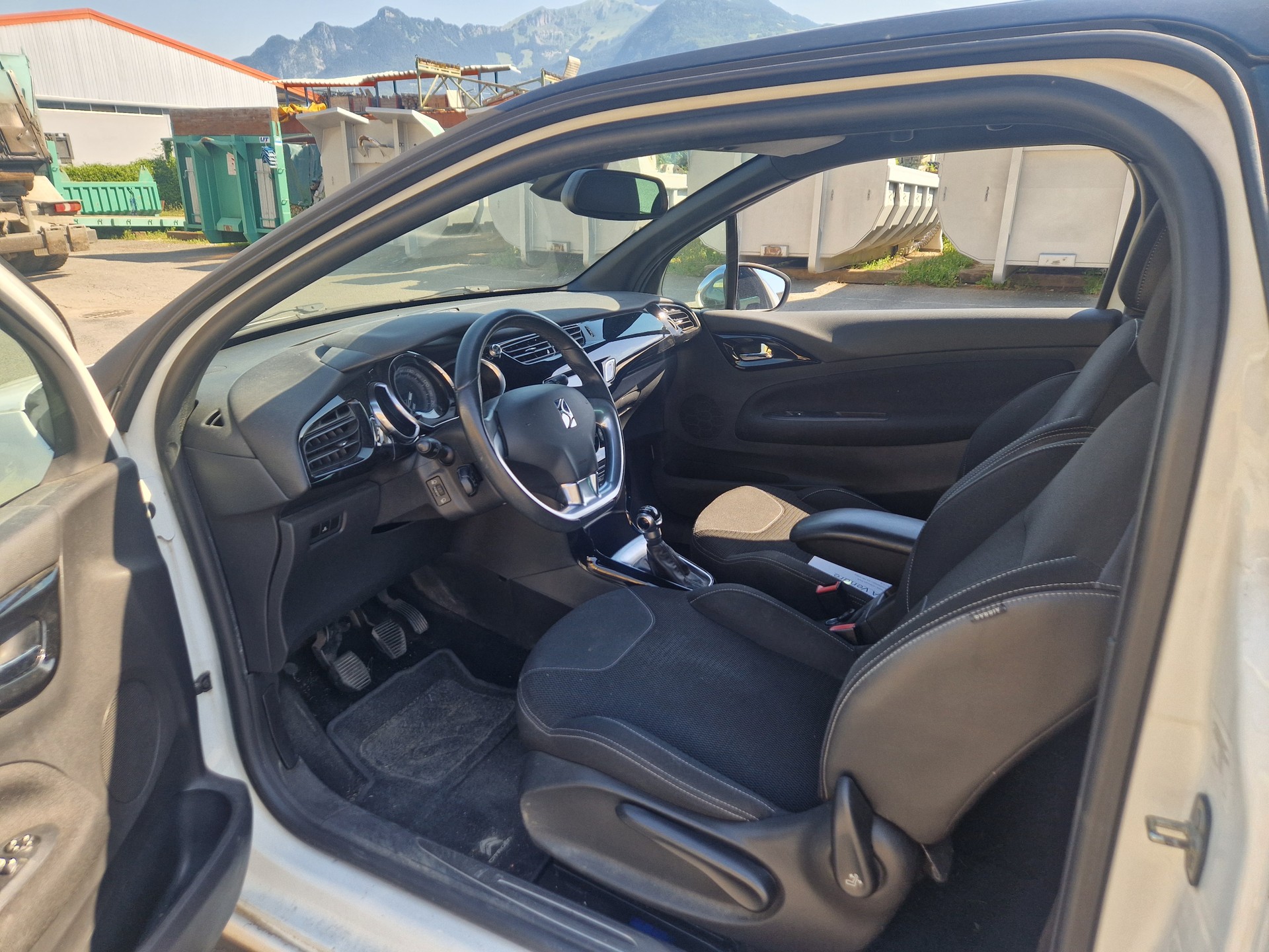 DS AUTOMOBILES DS3 1.6 VTi Ultra Prestige-image-6
