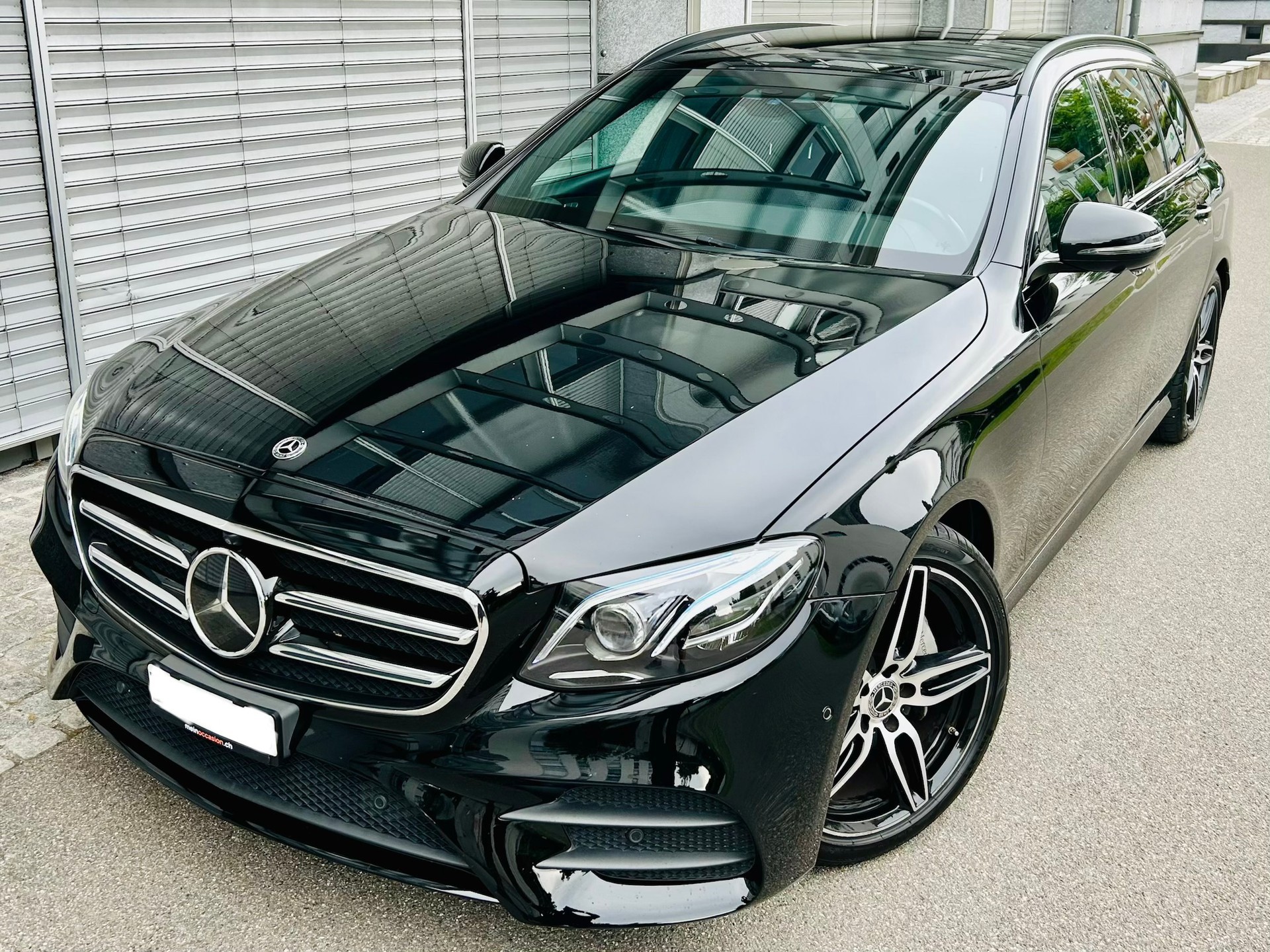 MERCEDES-BENZ E 220 d AMG Line 9G-Tronic-image-0