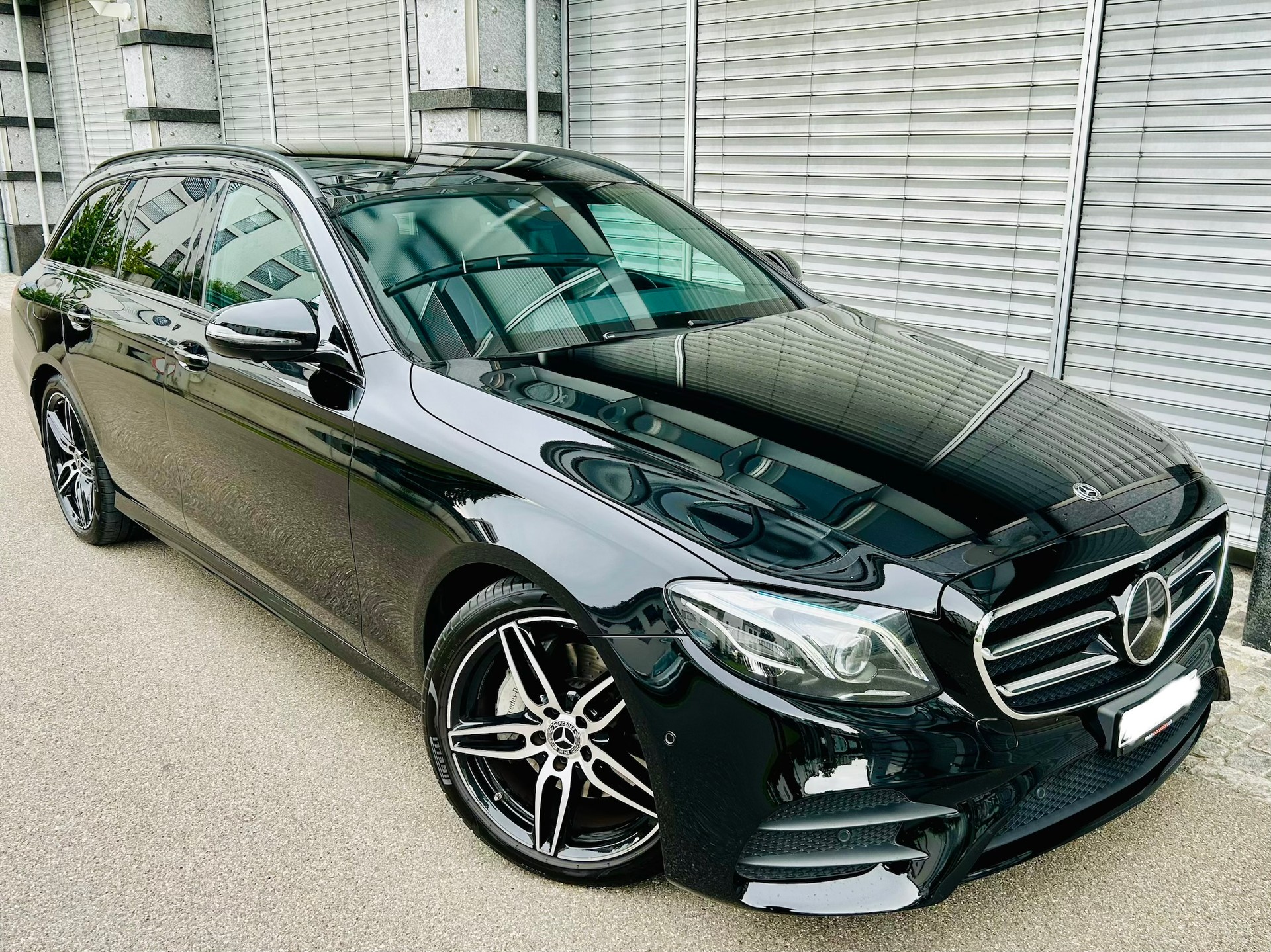 MERCEDES-BENZ E 220 d AMG Line 9G-Tronic-image-8