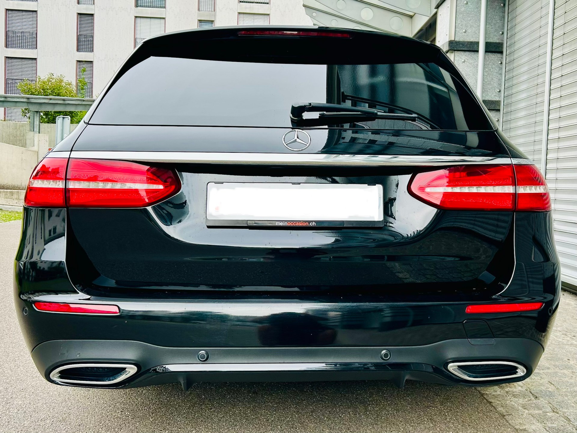 MERCEDES-BENZ E 220 d AMG Line 9G-Tronic-image-7