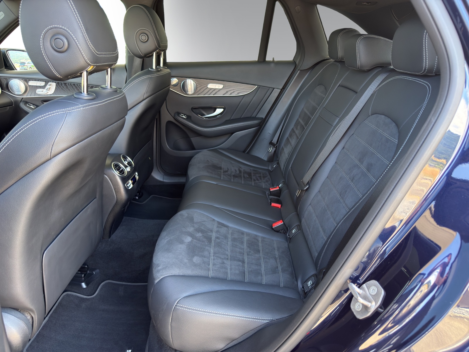 MERCEDES-BENZ GLC 200 AMG Line 4Matic-image-10