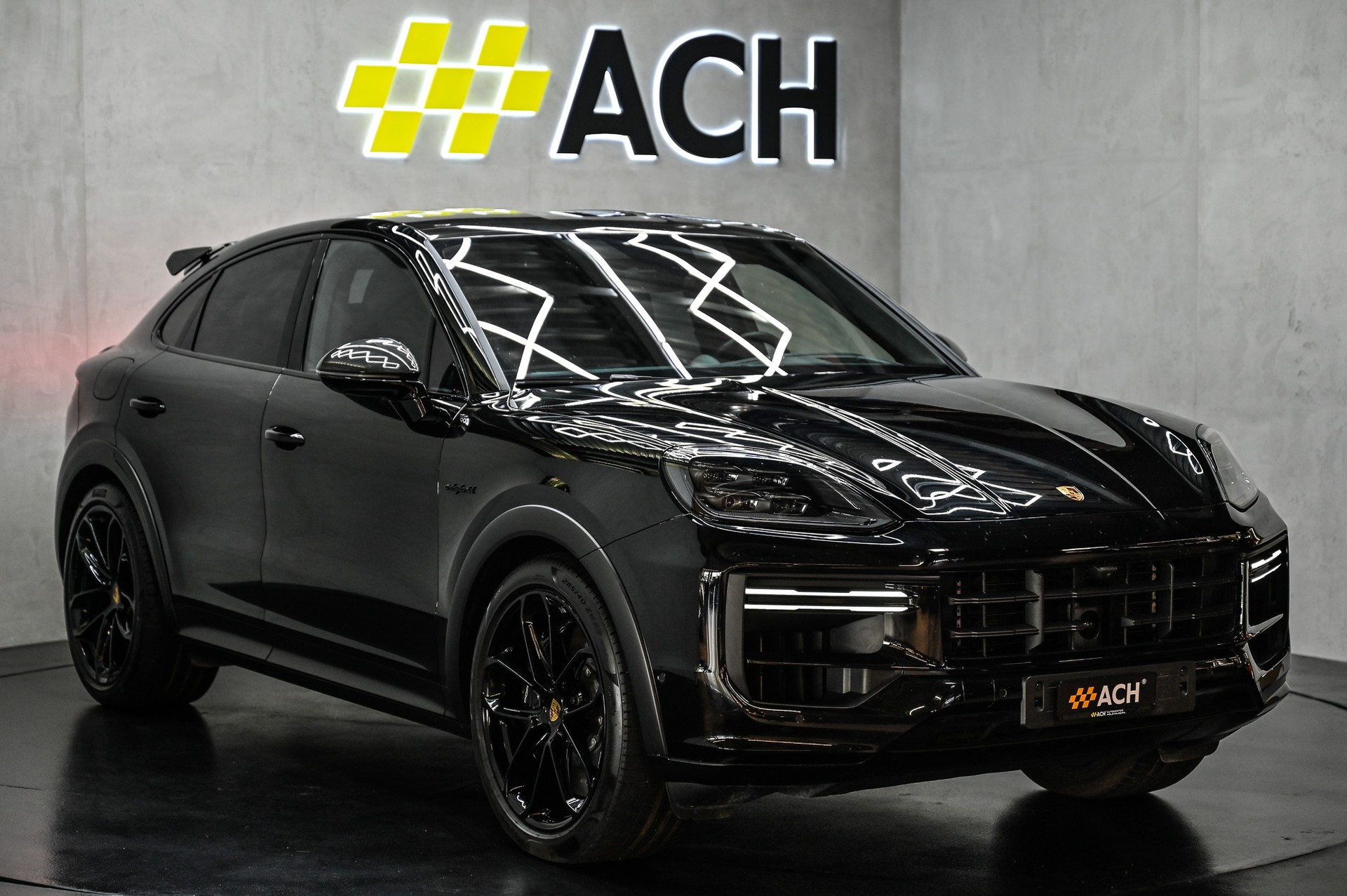 PORSCHE Cayenne Turbo E-Hybrid Coupé mit GT-Paket-image-0