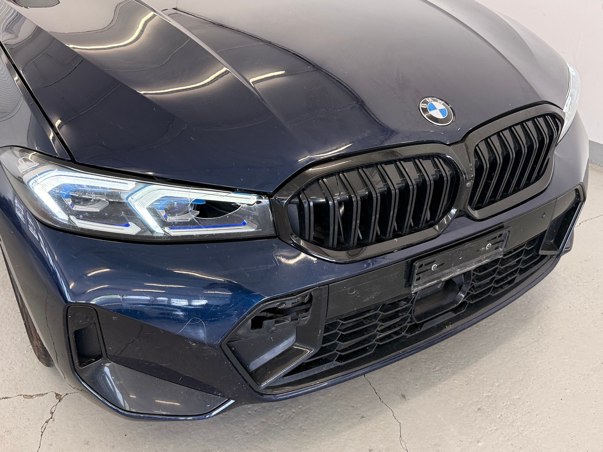 BMW 320d xDrive 48V Touring Steptronic M Sport-image-2