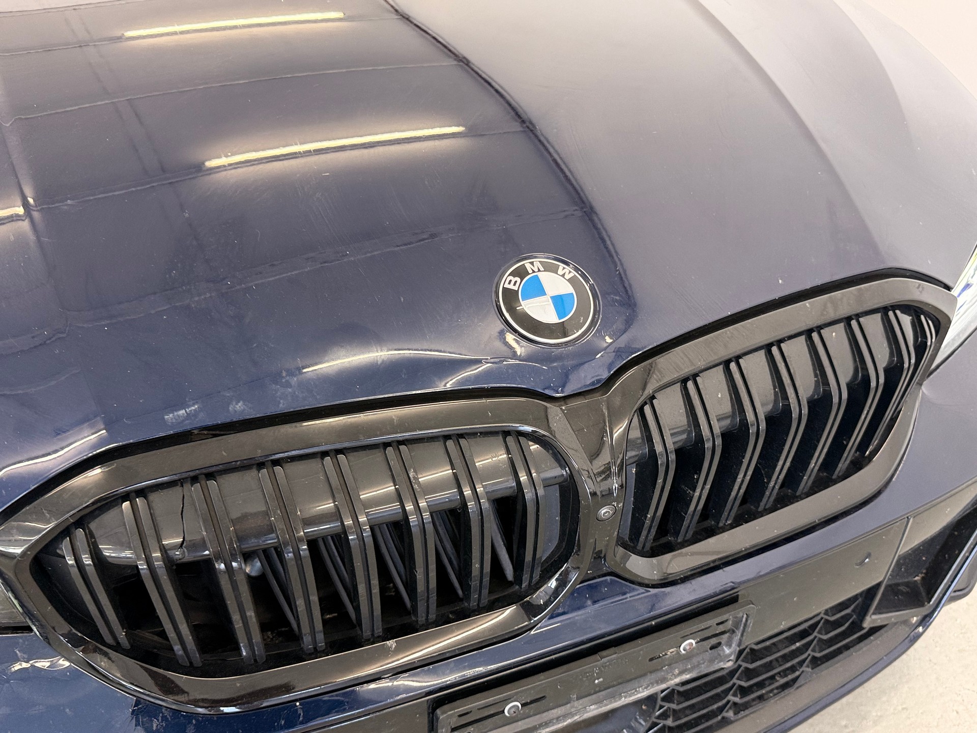 BMW 320d xDrive 48V Touring Steptronic M Sport-image-3