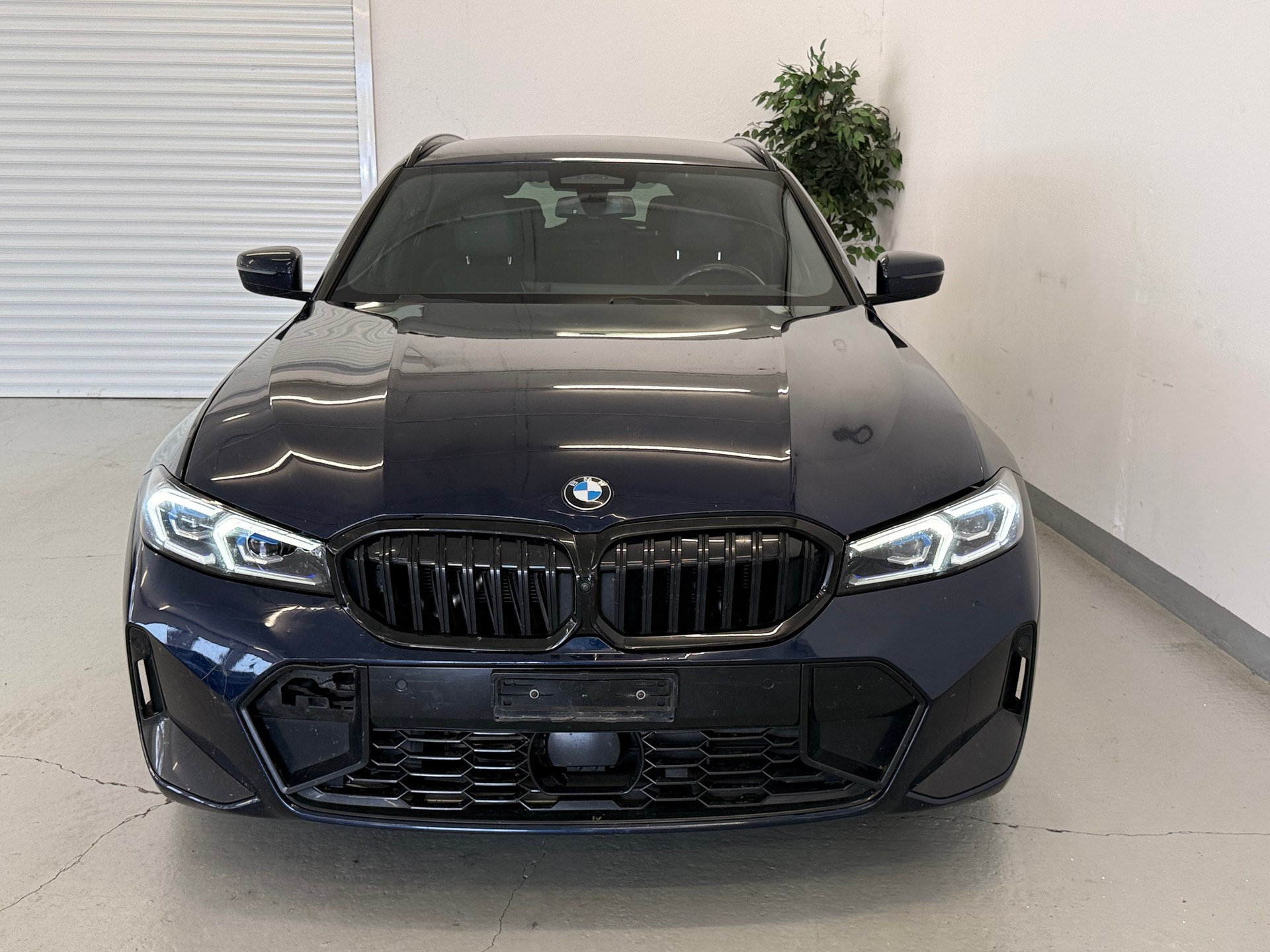 BMW 320d xDrive 48V Touring Steptronic M Sport-image-1