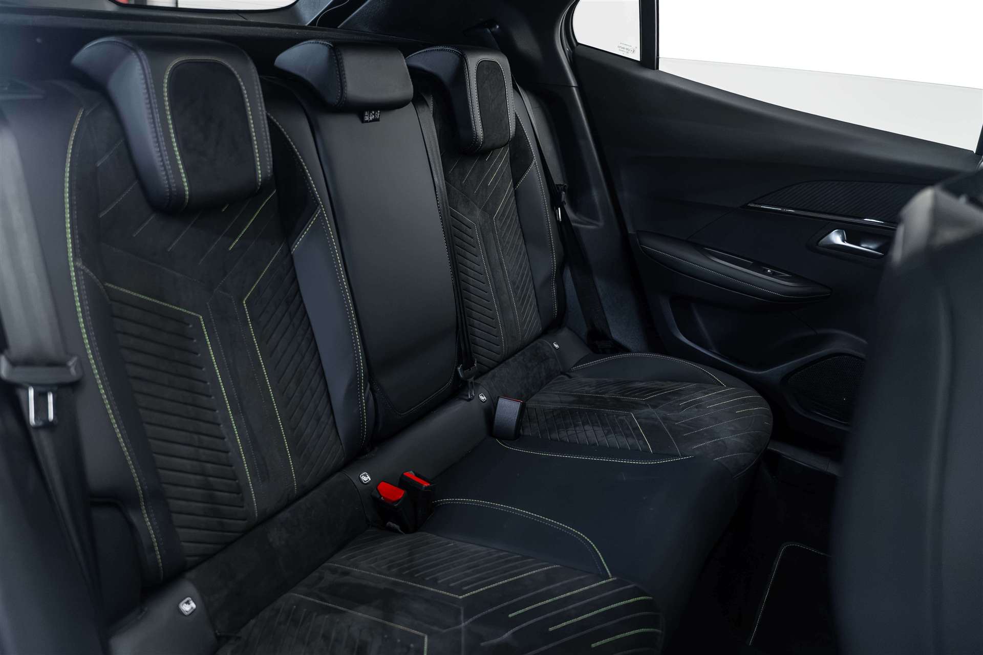 PEUGEOT Peugeot 2008 1.2 PureTech GT Automat-image-13