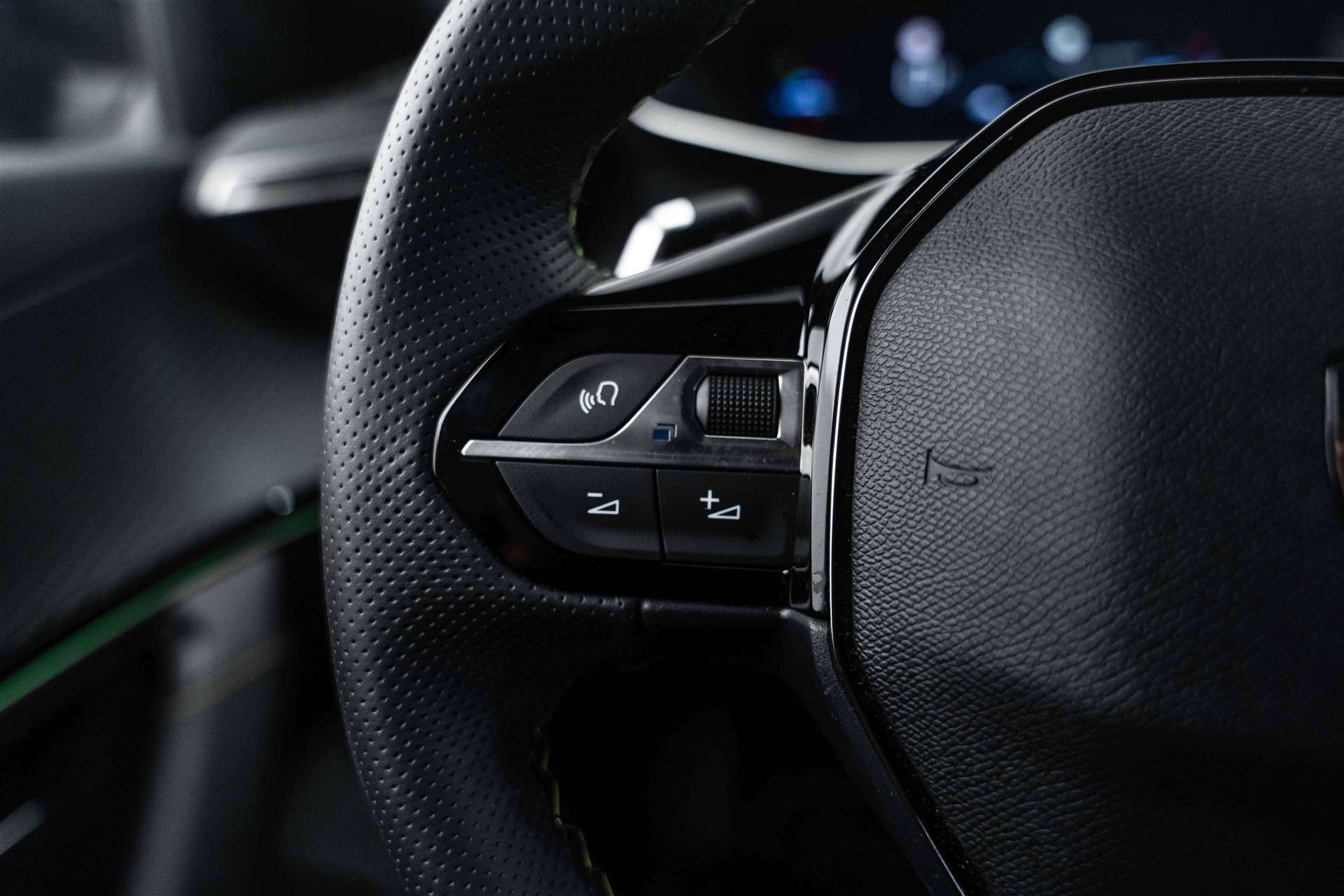 PEUGEOT Peugeot 2008 1.2 PureTech GT Automat-image-14