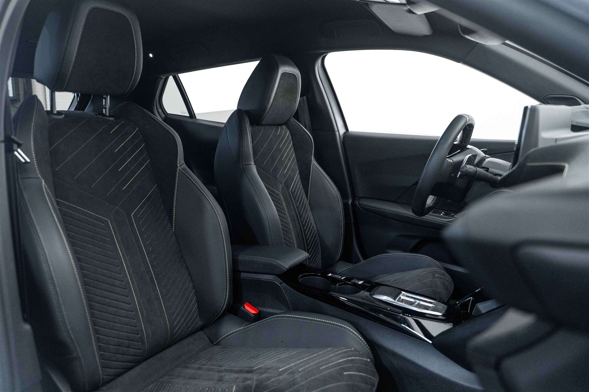 PEUGEOT Peugeot 2008 1.2 PureTech GT Automat-image-11
