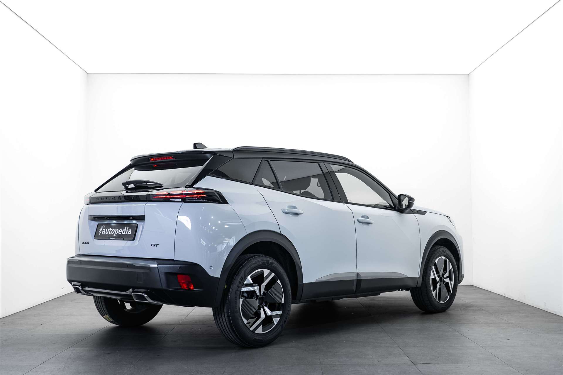 PEUGEOT Peugeot 2008 1.2 PureTech GT Automat-showroom-element-2