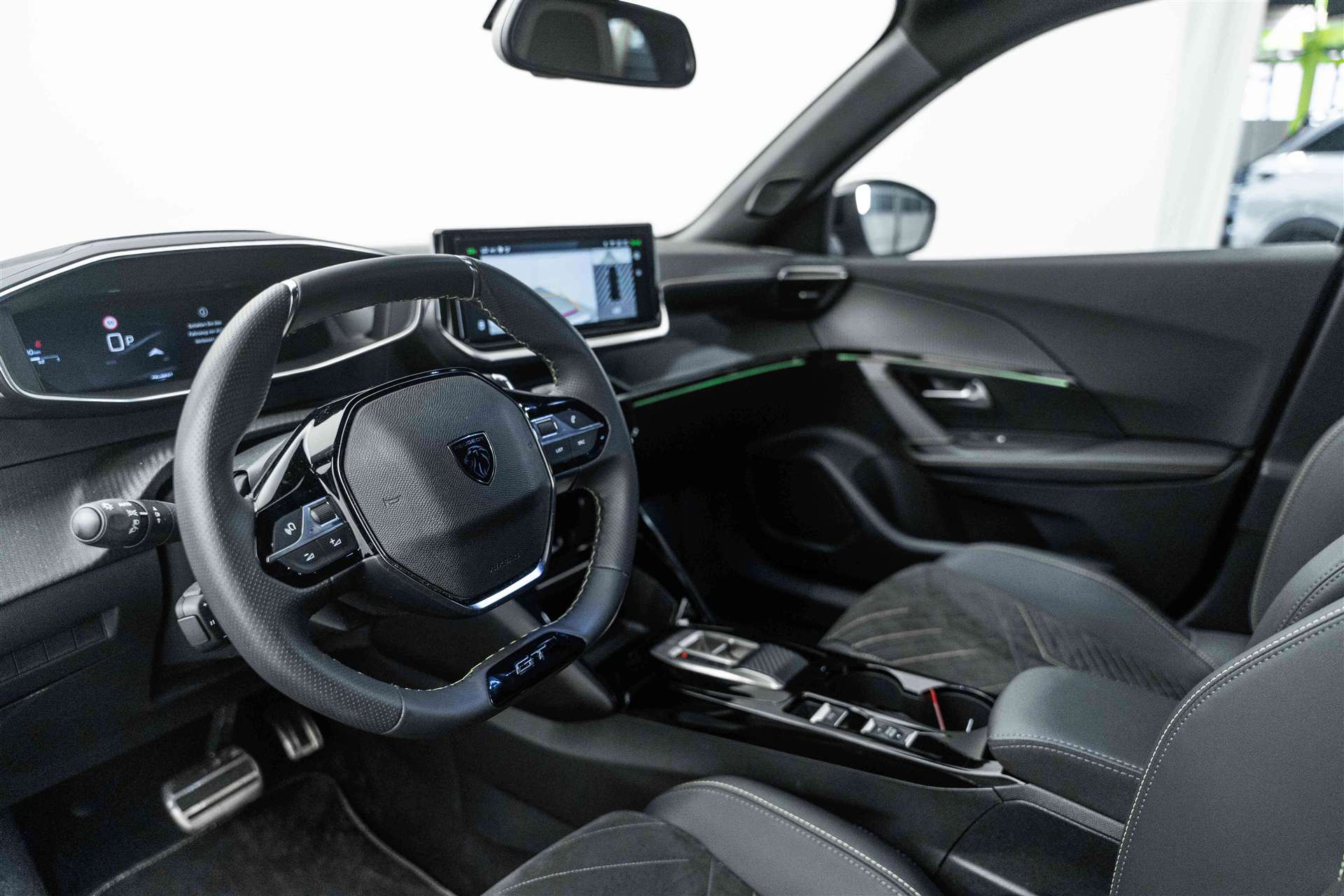 PEUGEOT Peugeot 2008 1.2 PureTech GT Automat-image-7