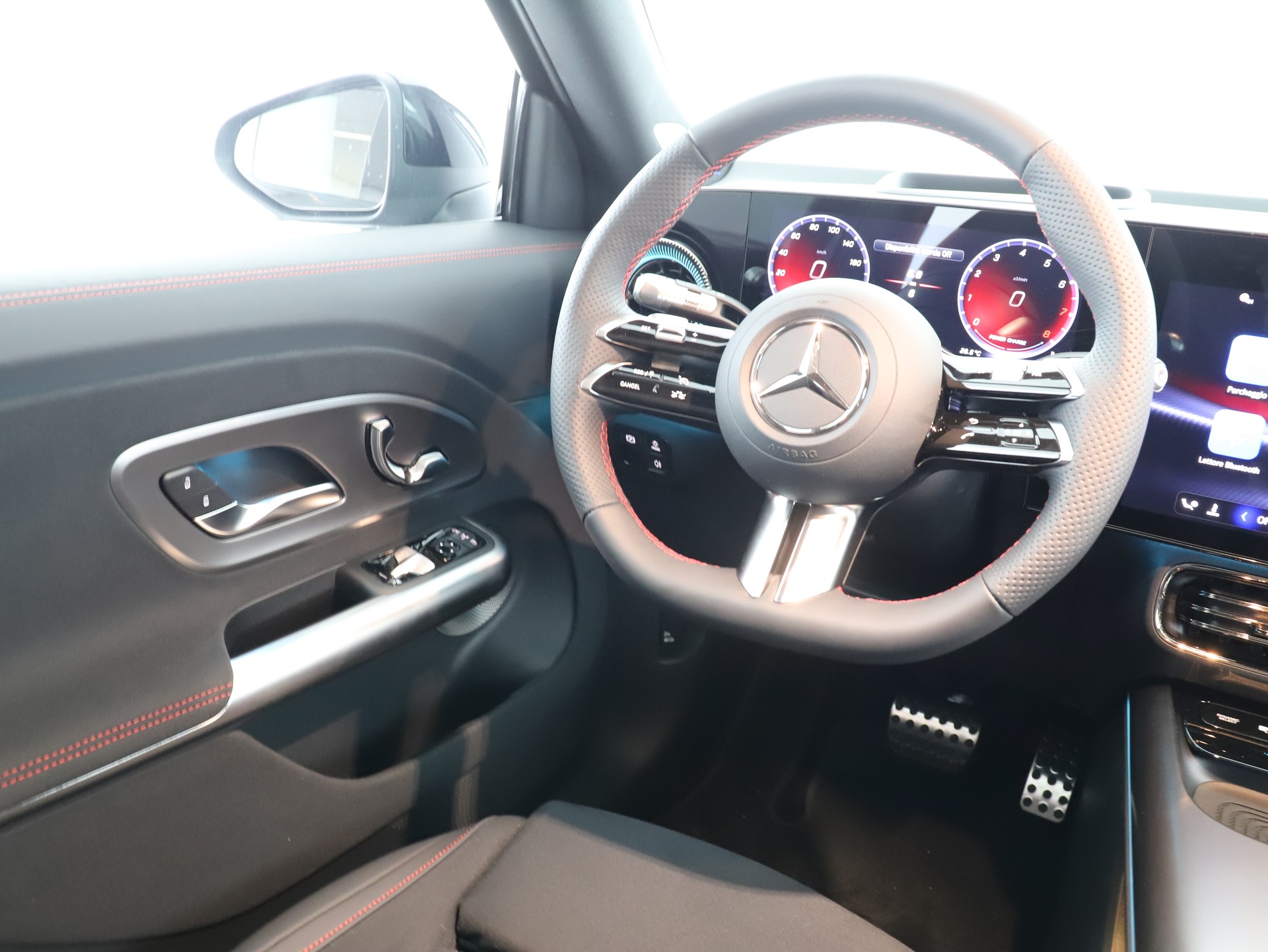 MERCEDES-BENZ GLB 220 4Matic 8G-Tronic-image-13