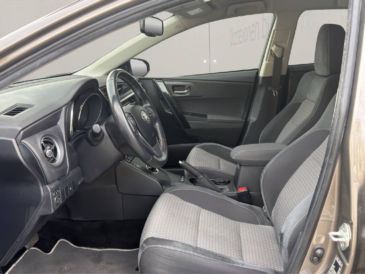 TOYOTA Auris Touring Sports 1.8 HSD T-image-3