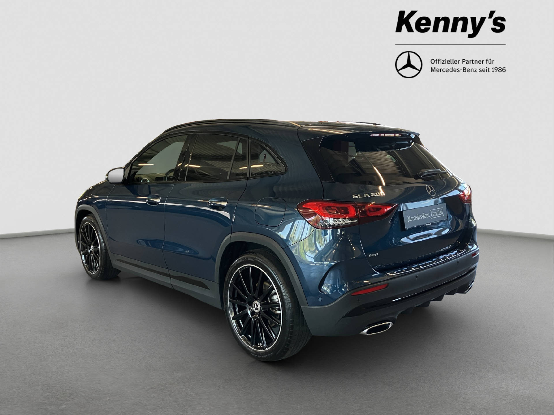 MERCEDES-BENZ GLA 200 AMG Line 4MATIC-image-3