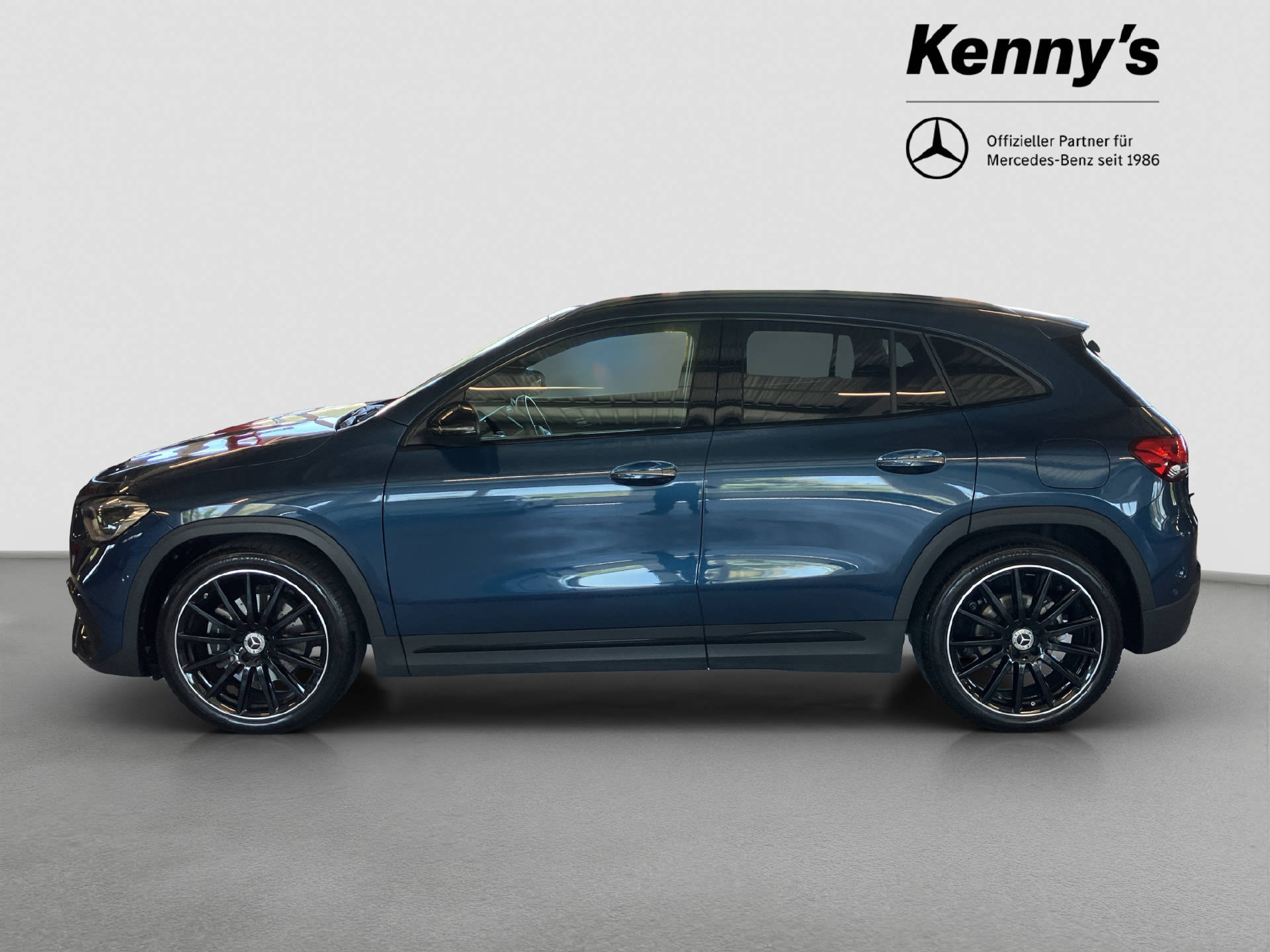 MERCEDES-BENZ GLA 200 AMG Line 4MATIC-image-2