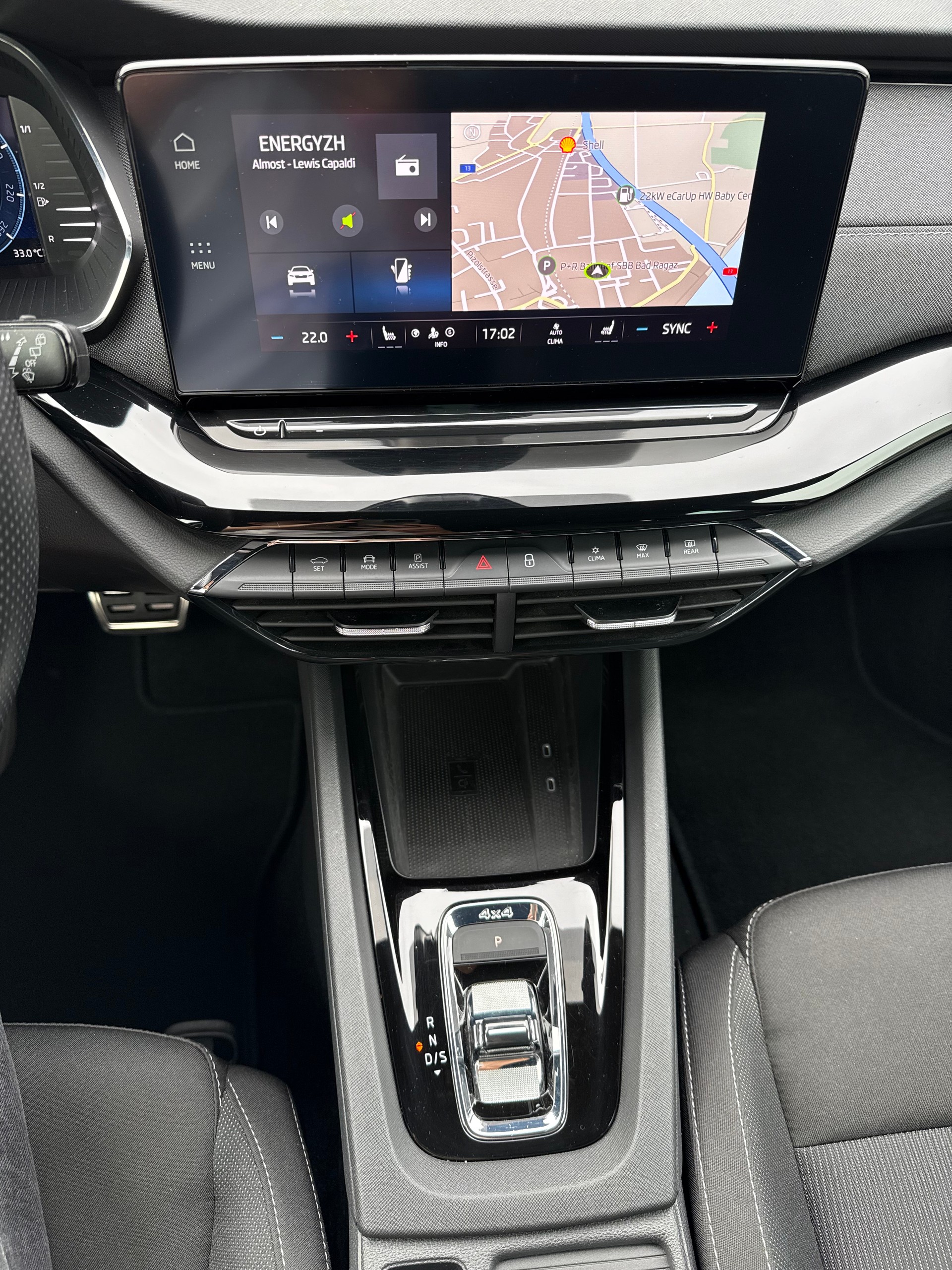 SKODA Octavia Combi 2.0 TSI SportLine 4x4 DSG-image-19