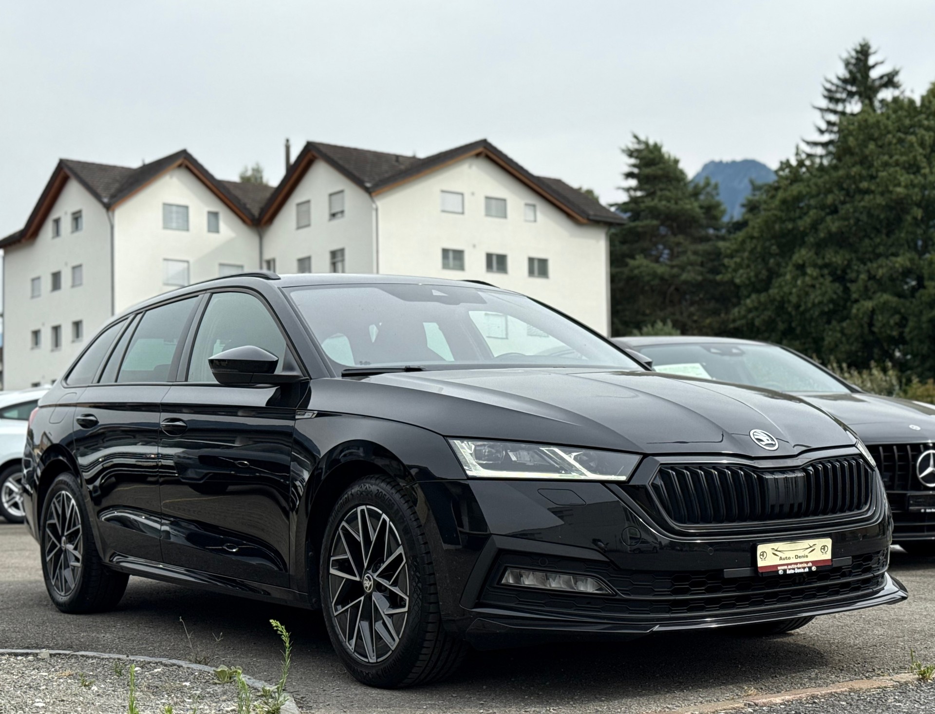 SKODA Octavia Combi 2.0 TSI SportLine 4x4 DSG-image-3